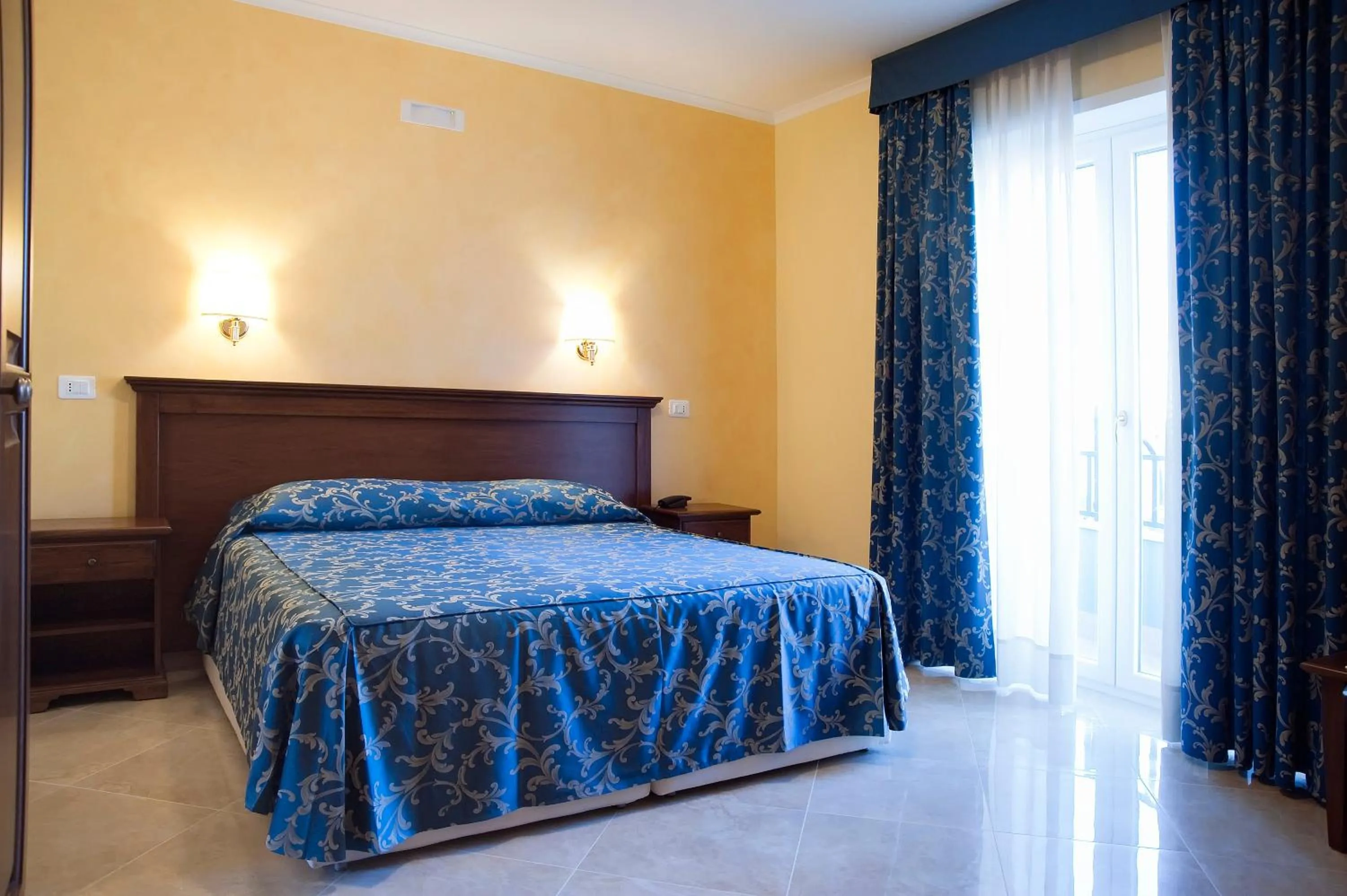 Photo of the whole room, Bed in Hotel Aquila