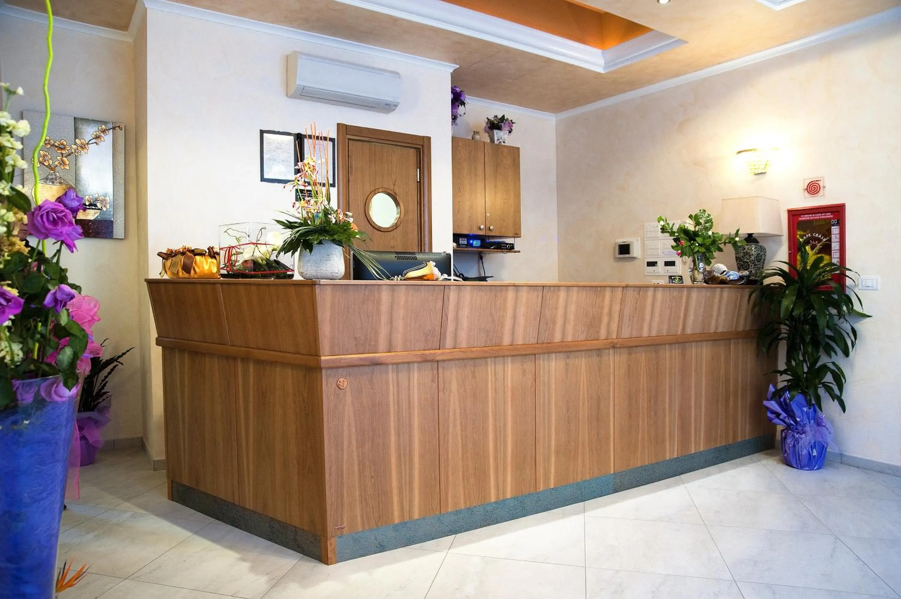 Communal lounge/ TV room in Hotel Aquila