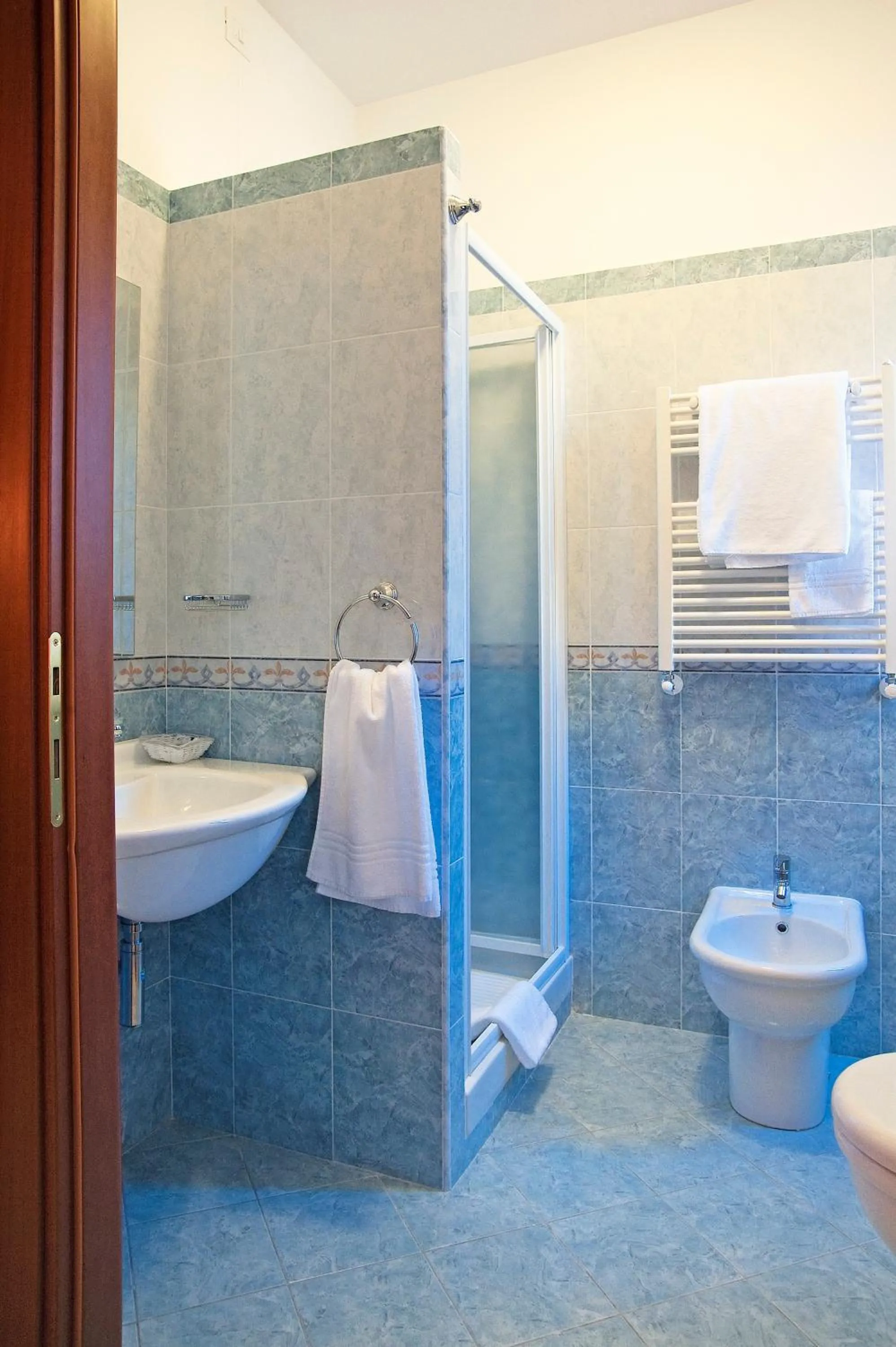 Shower in Hotel Aquila