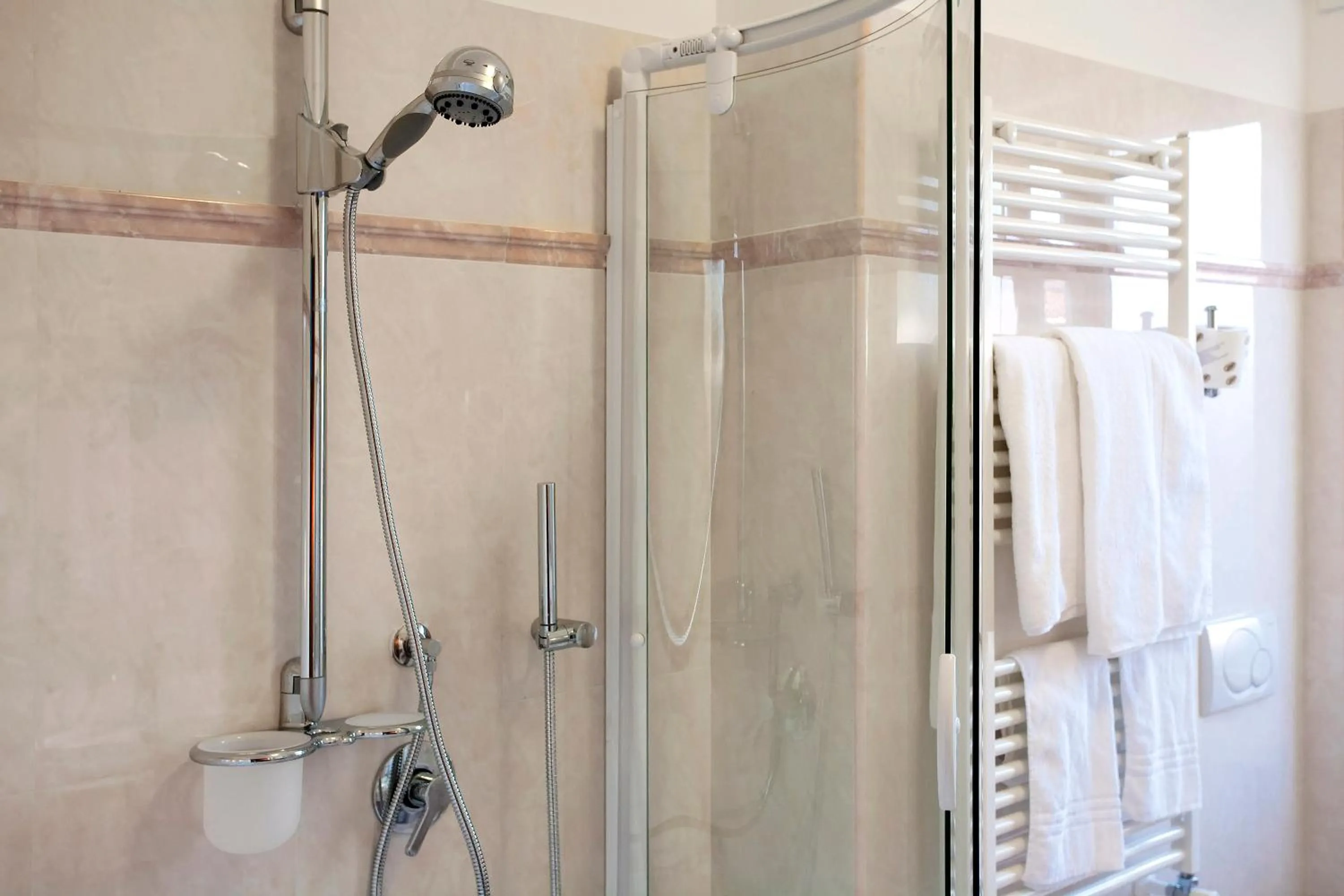 Toilet in Hotel Aquila