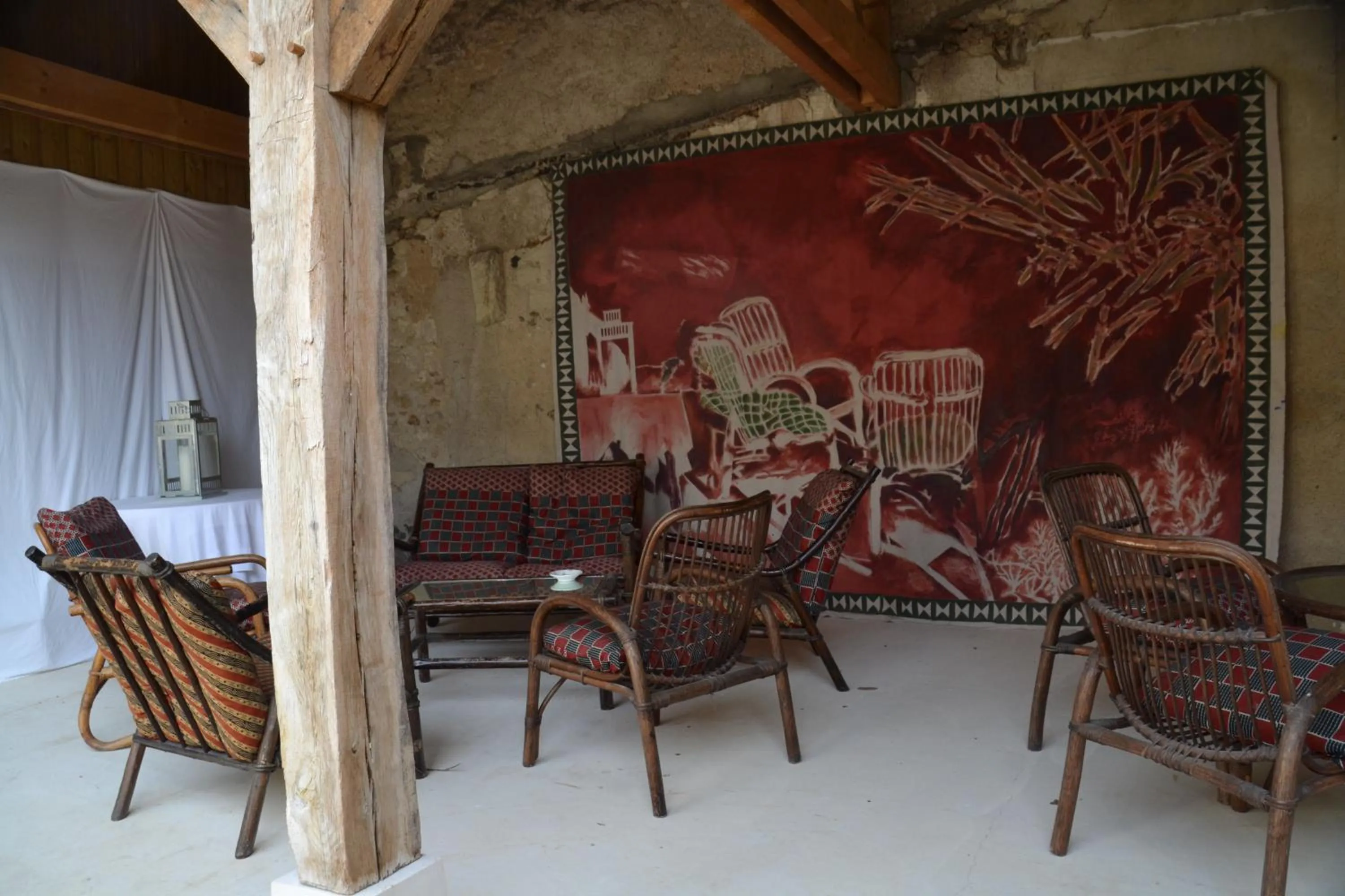 Communal lounge/ TV room in Logis Hôtel Restaurant Relais de la Mothe