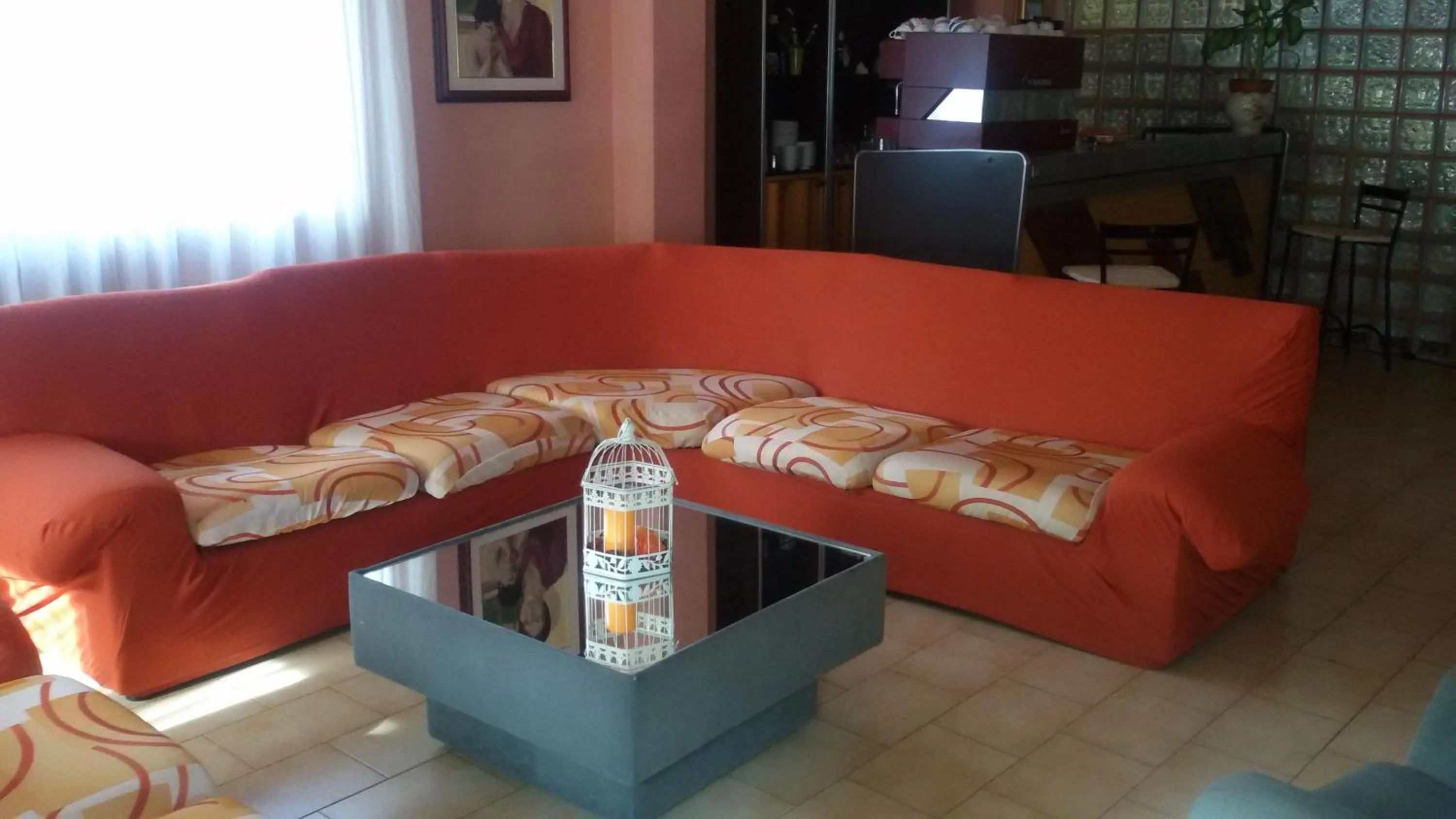 Communal lounge/ TV room in Hotel Le Vigne