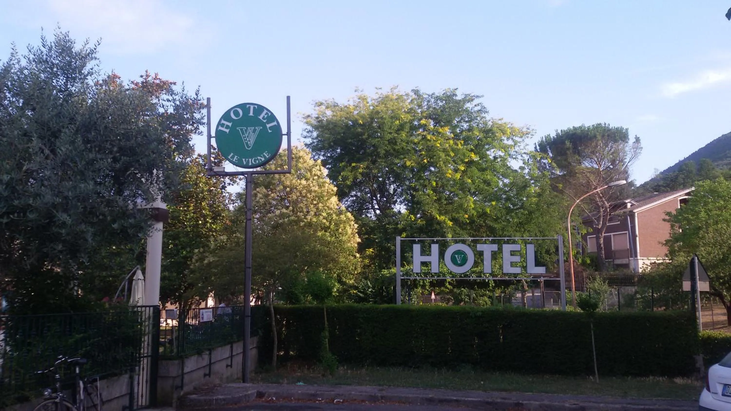 Property building in Hotel Le Vigne