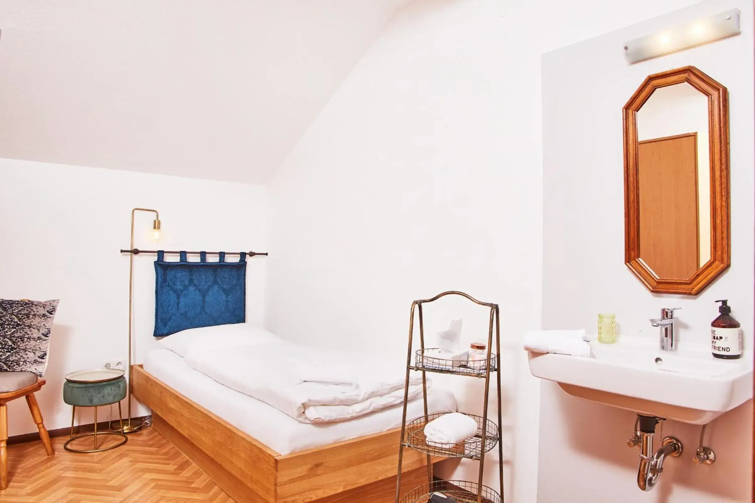 Single Room with Shared Bathroom in Boutique-Gasthof Ueberfuhr Single Room with Shared Bathroom in Boutique-Gasthof Ueberfuhr