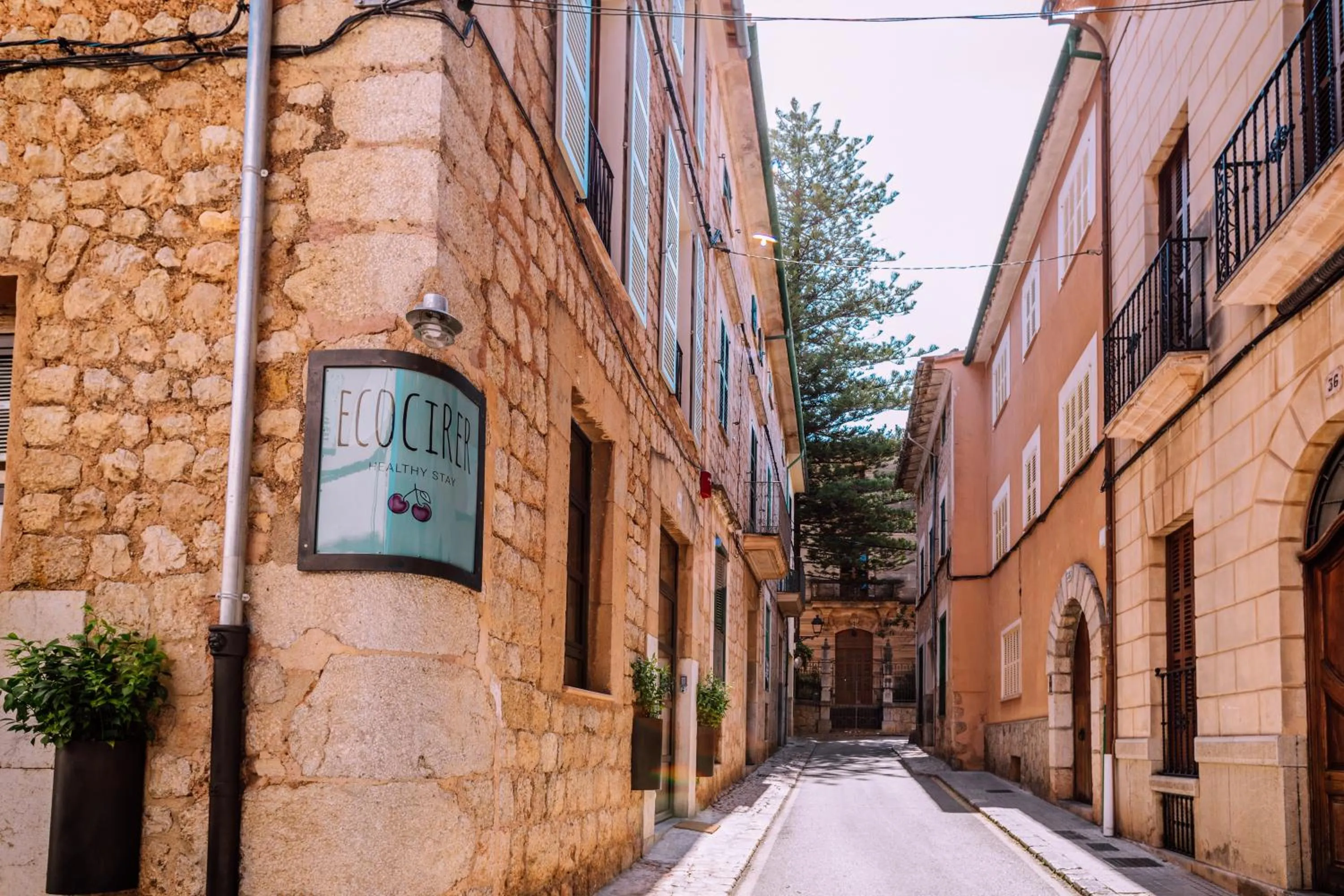 Facade/entrance in Ecocirer Healthy Stay