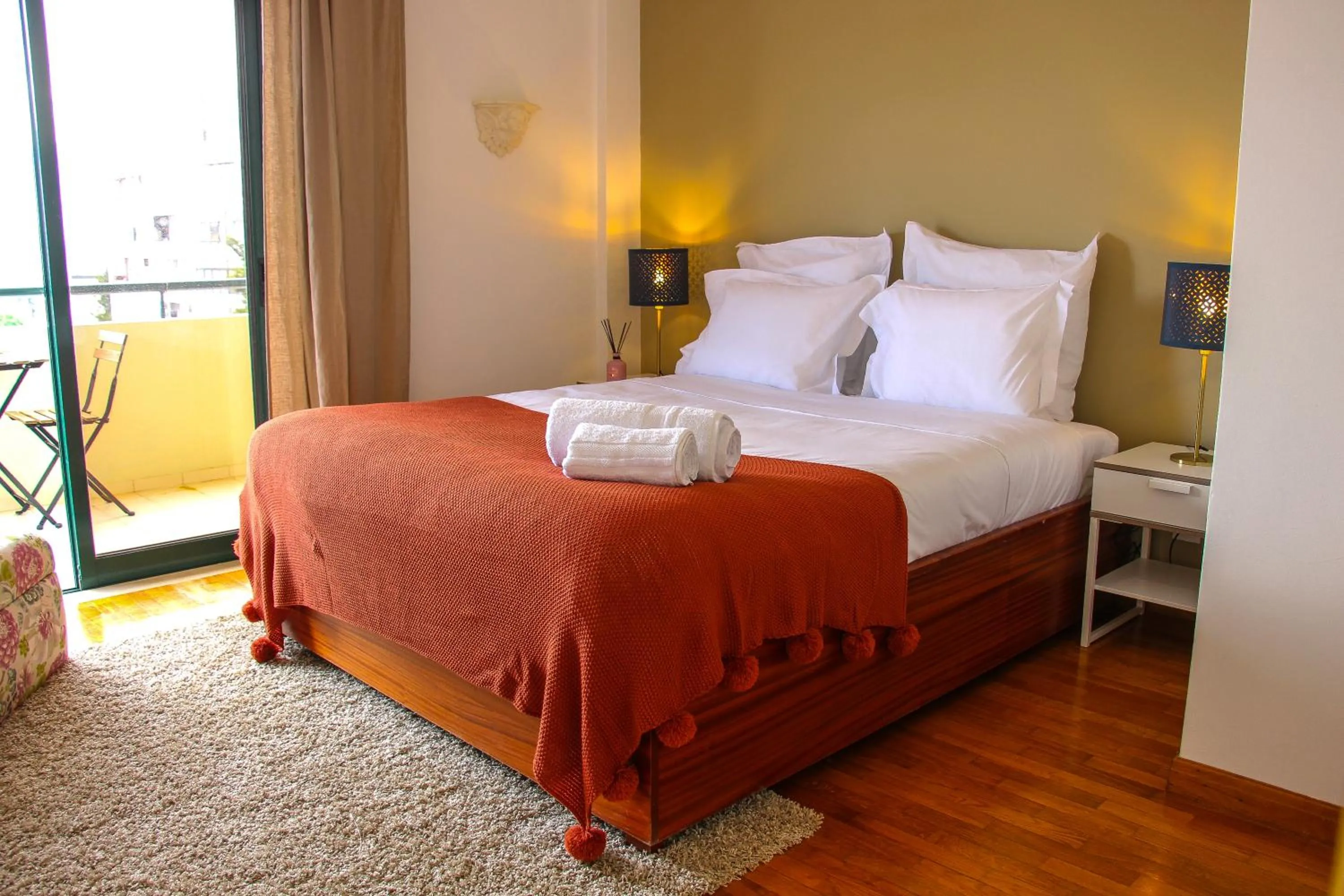 Bed in Alameda Garden