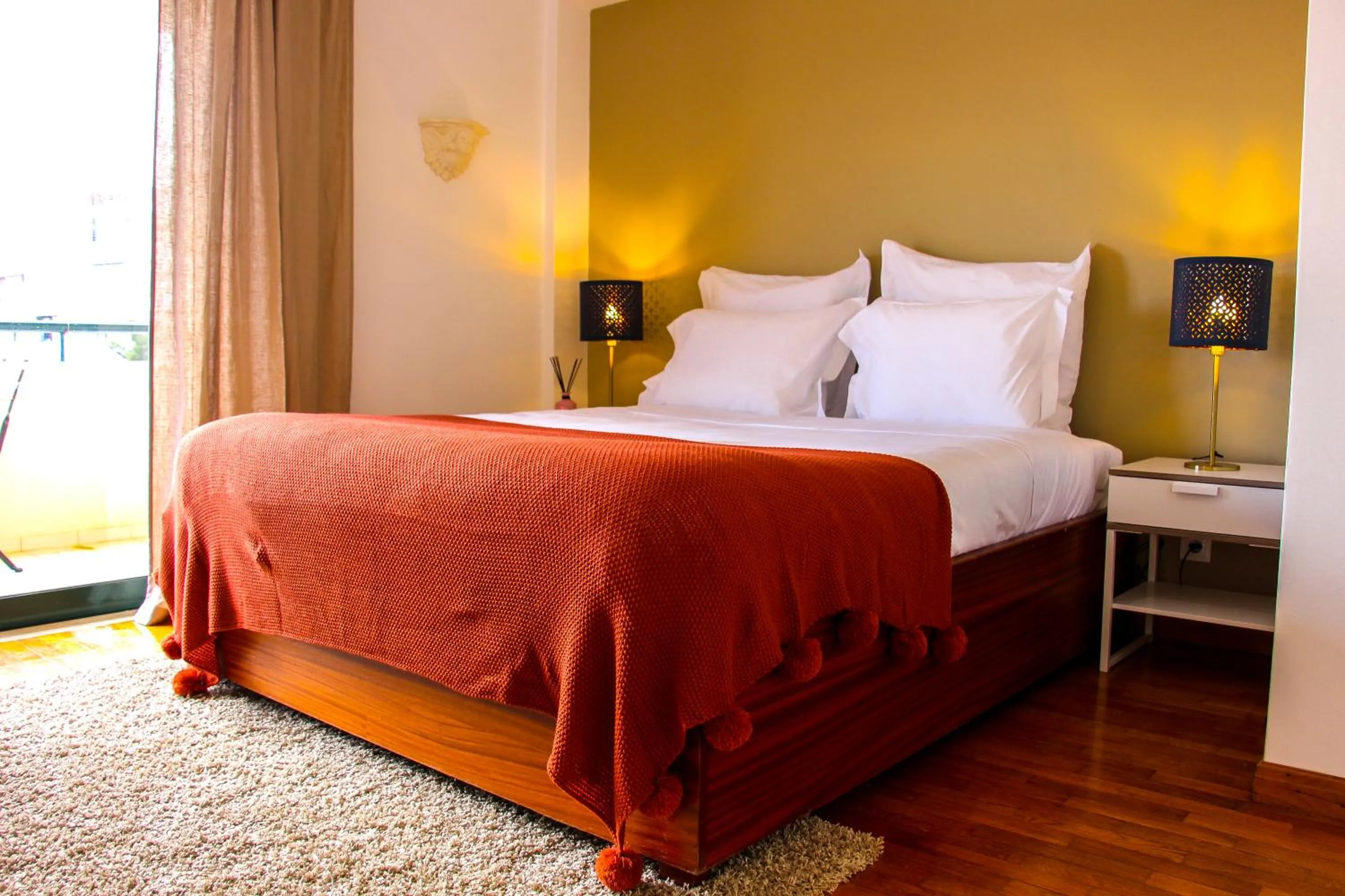 Bed in Alameda Garden
