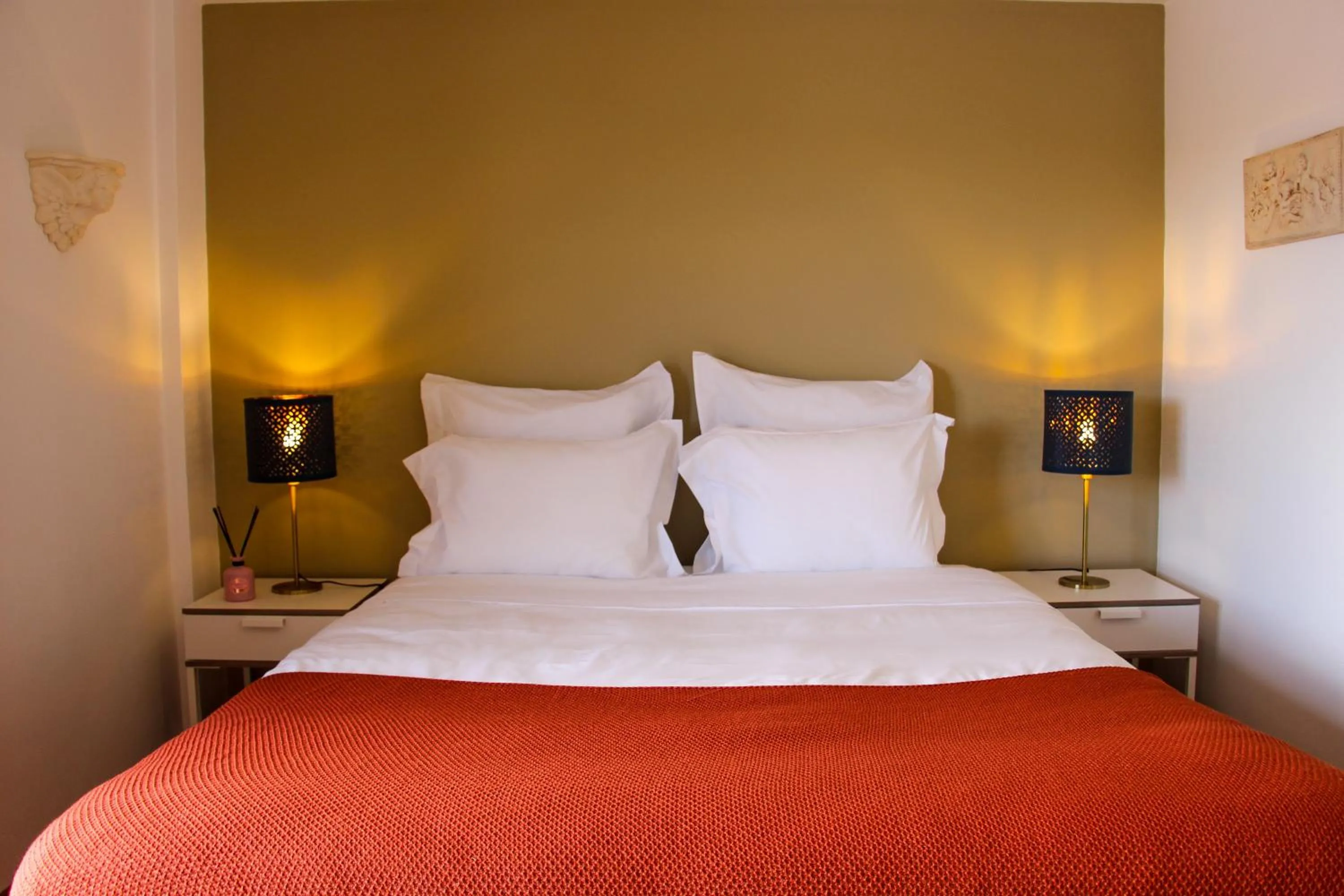 Bed in Alameda Garden