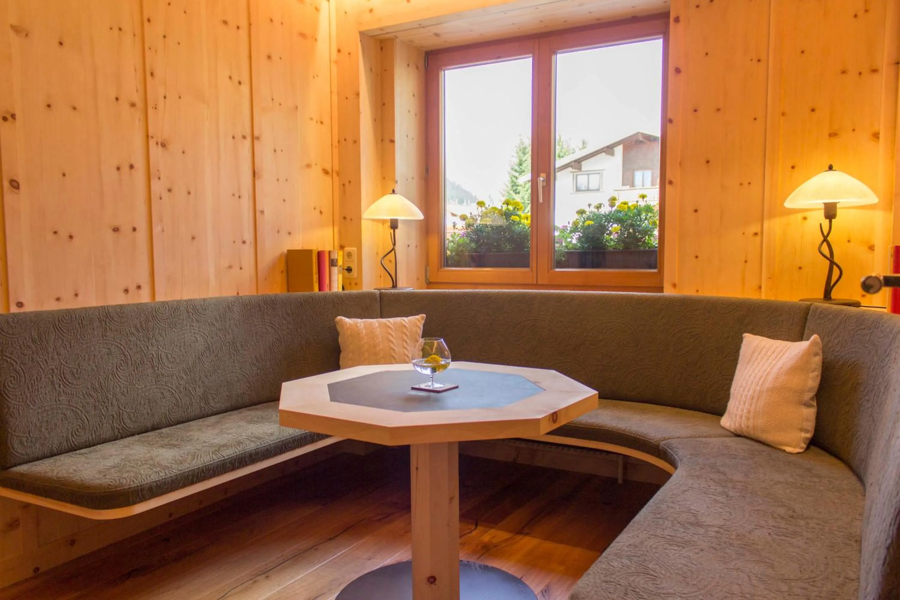Communal lounge/ TV room in Hotel - Pension Fortuna