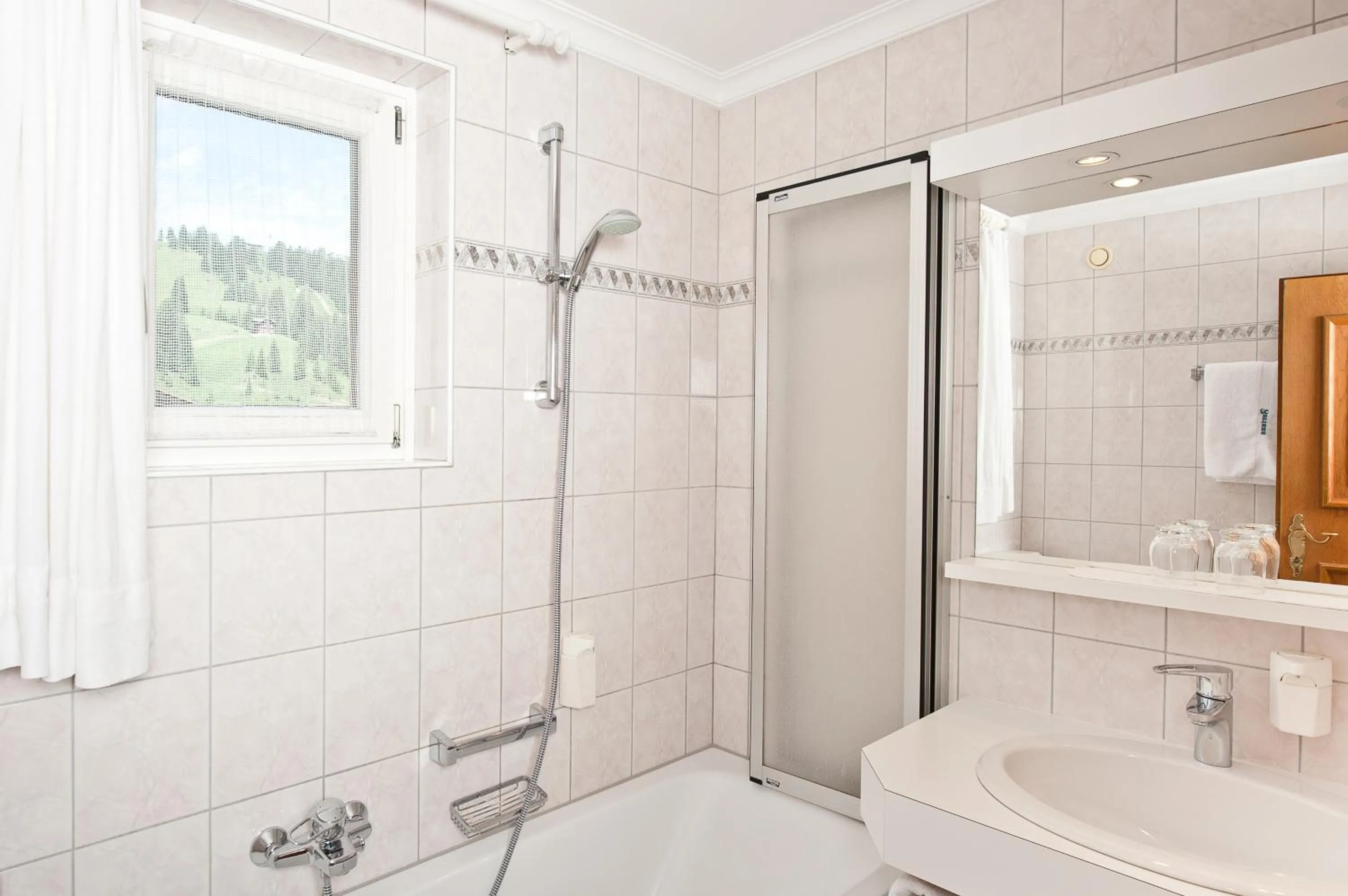 Bathroom in Hotel - Pension Fortuna