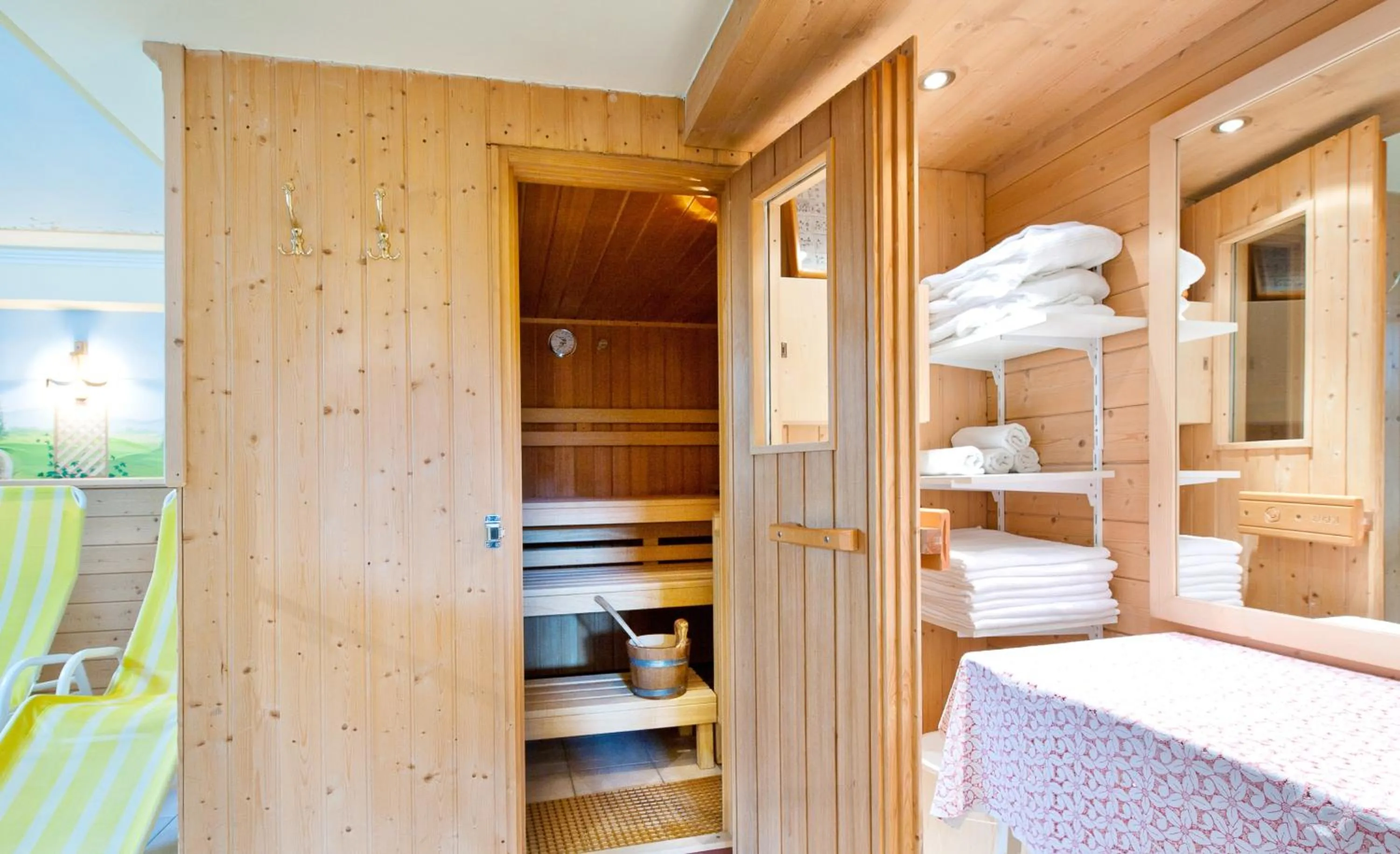 Spa and wellness centre/facilities, Bed in Hotel - Pension Fortuna