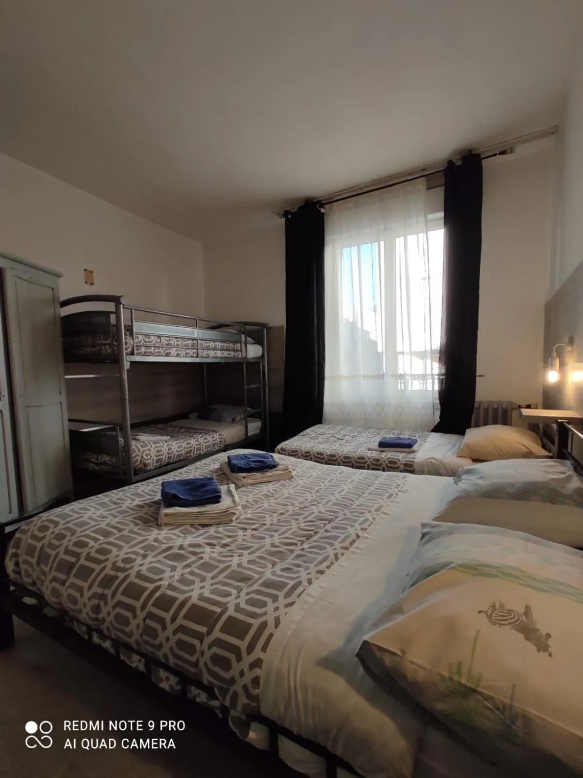 Bed in Hotel Le Bon Moine