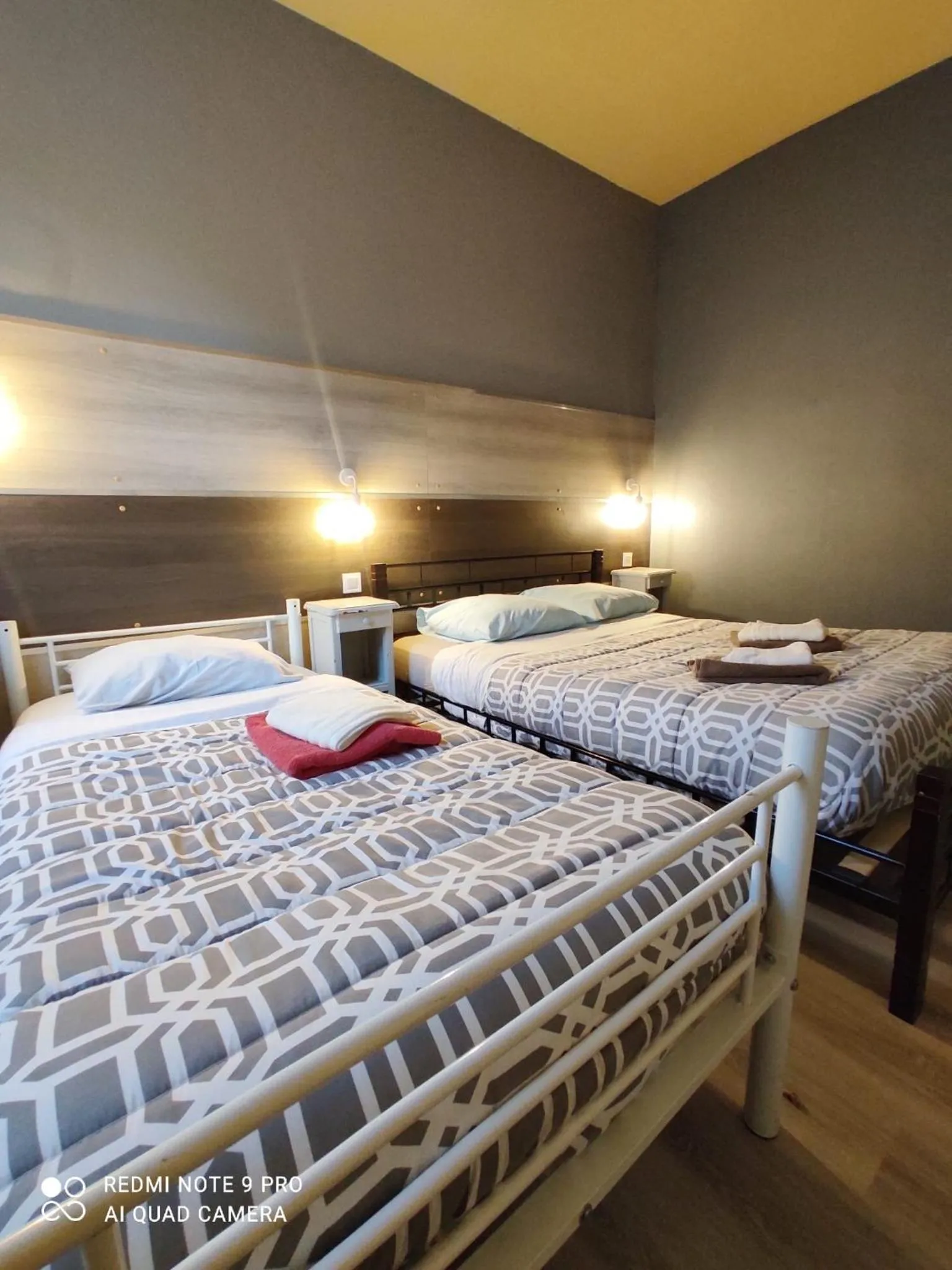 Bed in Hotel Le Bon Moine