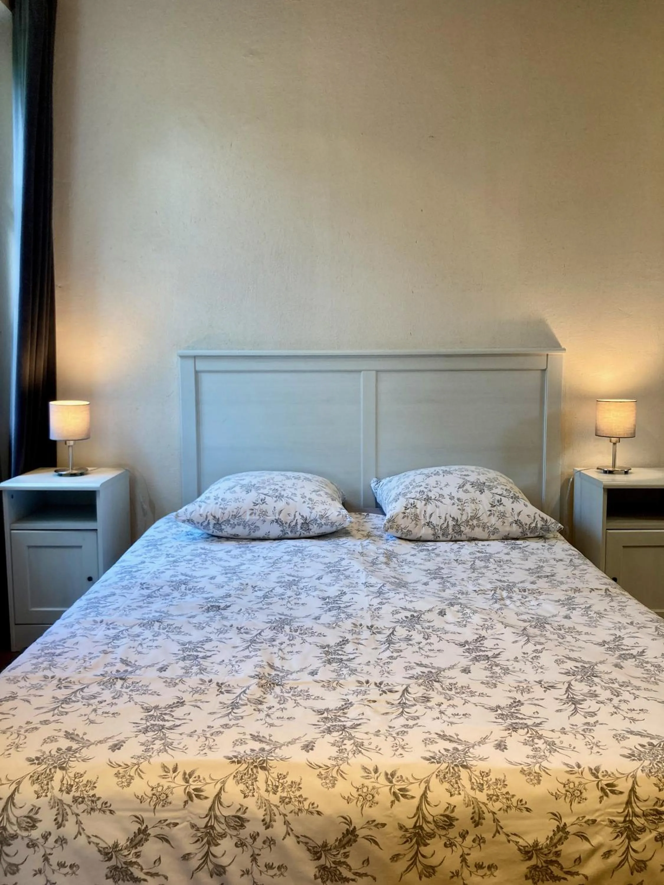 Bedroom, Bed in Domaine de la Villa du Moulin de Champie - Plaine de Versailles