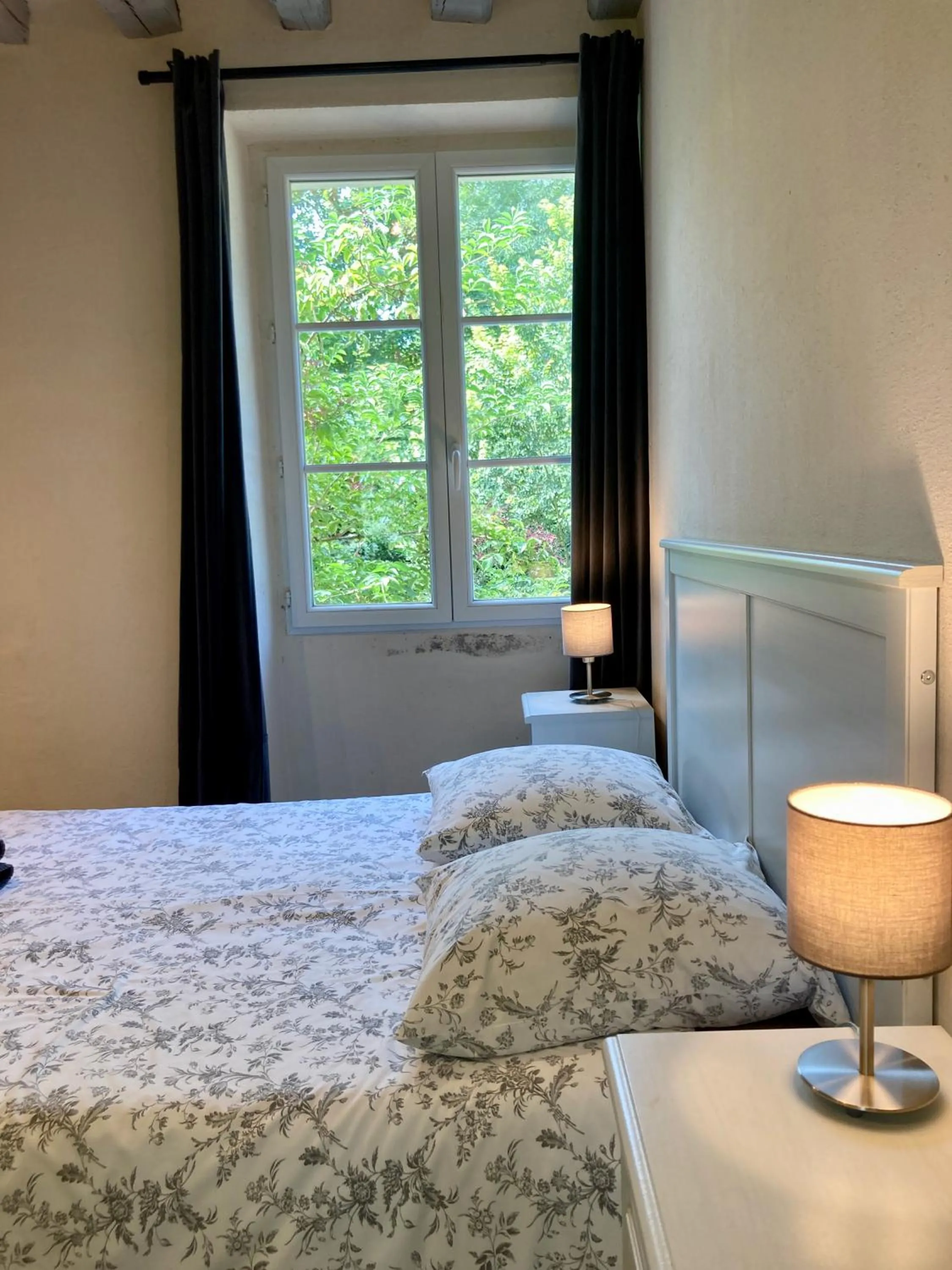 Bedroom, Bed in Domaine de la Villa du Moulin de Champie - Plaine de Versailles