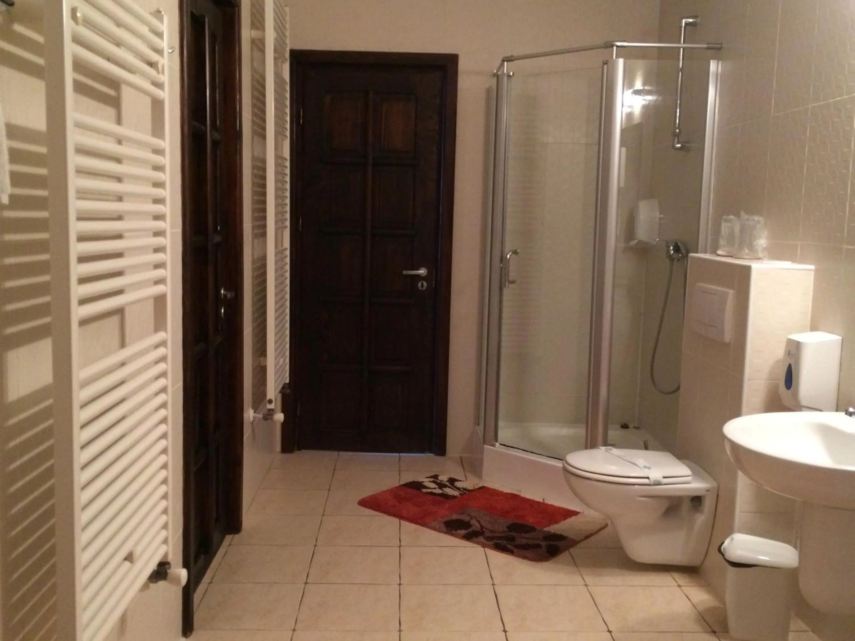 Bathroom in Transylvanian Inn