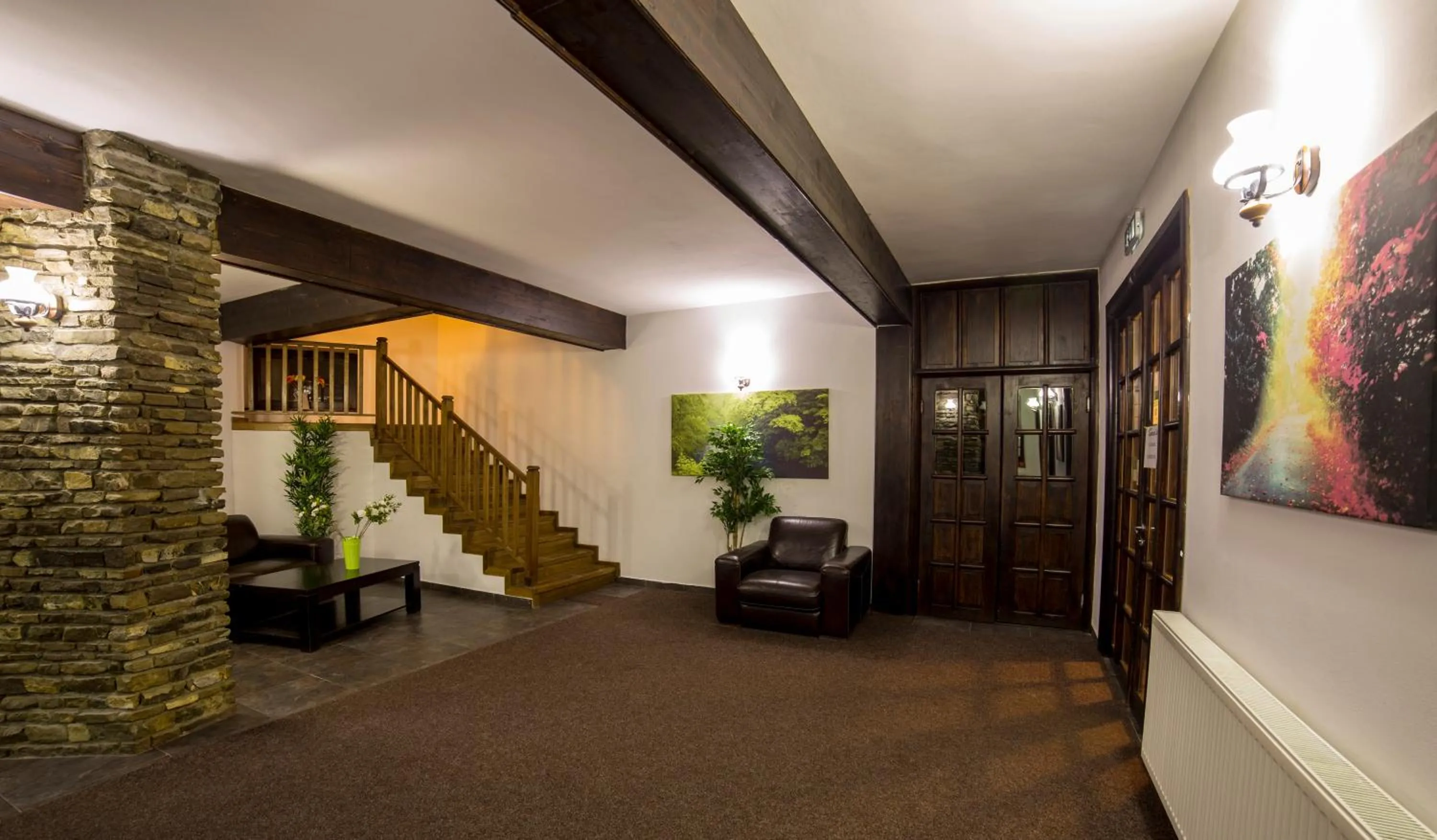 Lobby or reception in Transylvanian Inn