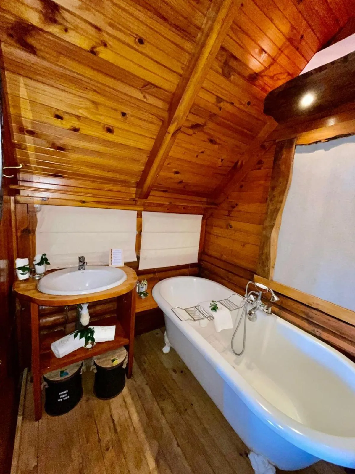 Bathroom in Lodge Roche Tamarin