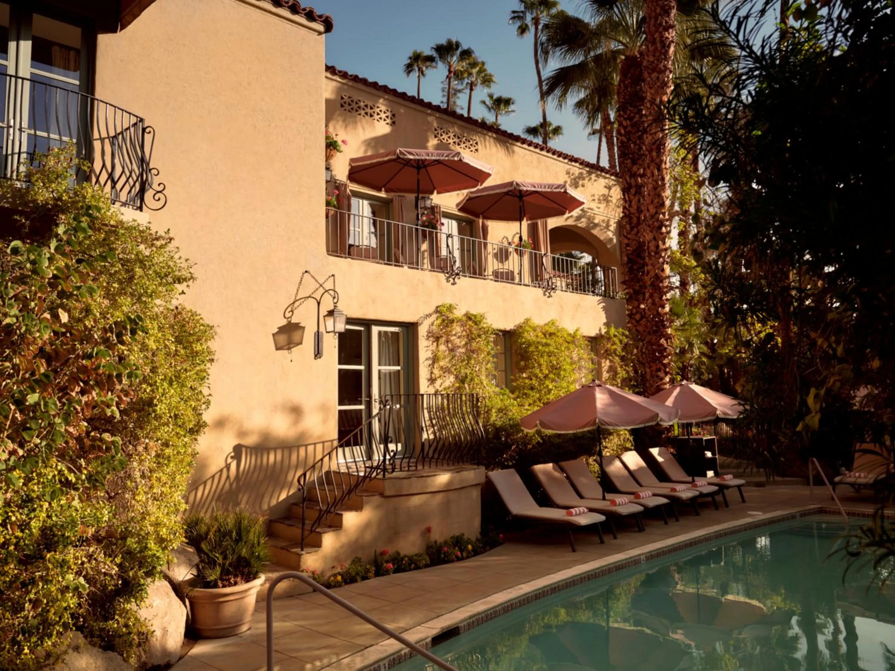 Swimming pool in The Willows Palm Springs