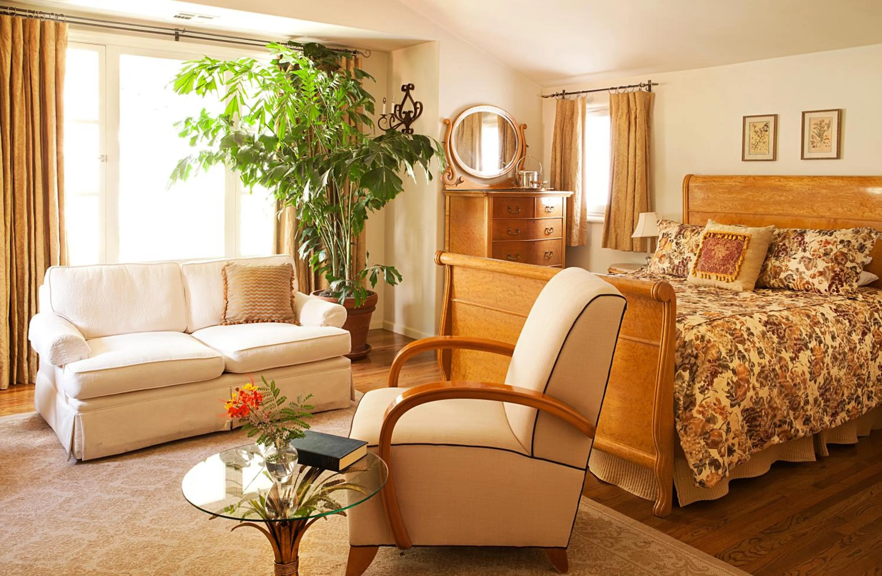 Photo of the whole room in The Willows Palm Springs