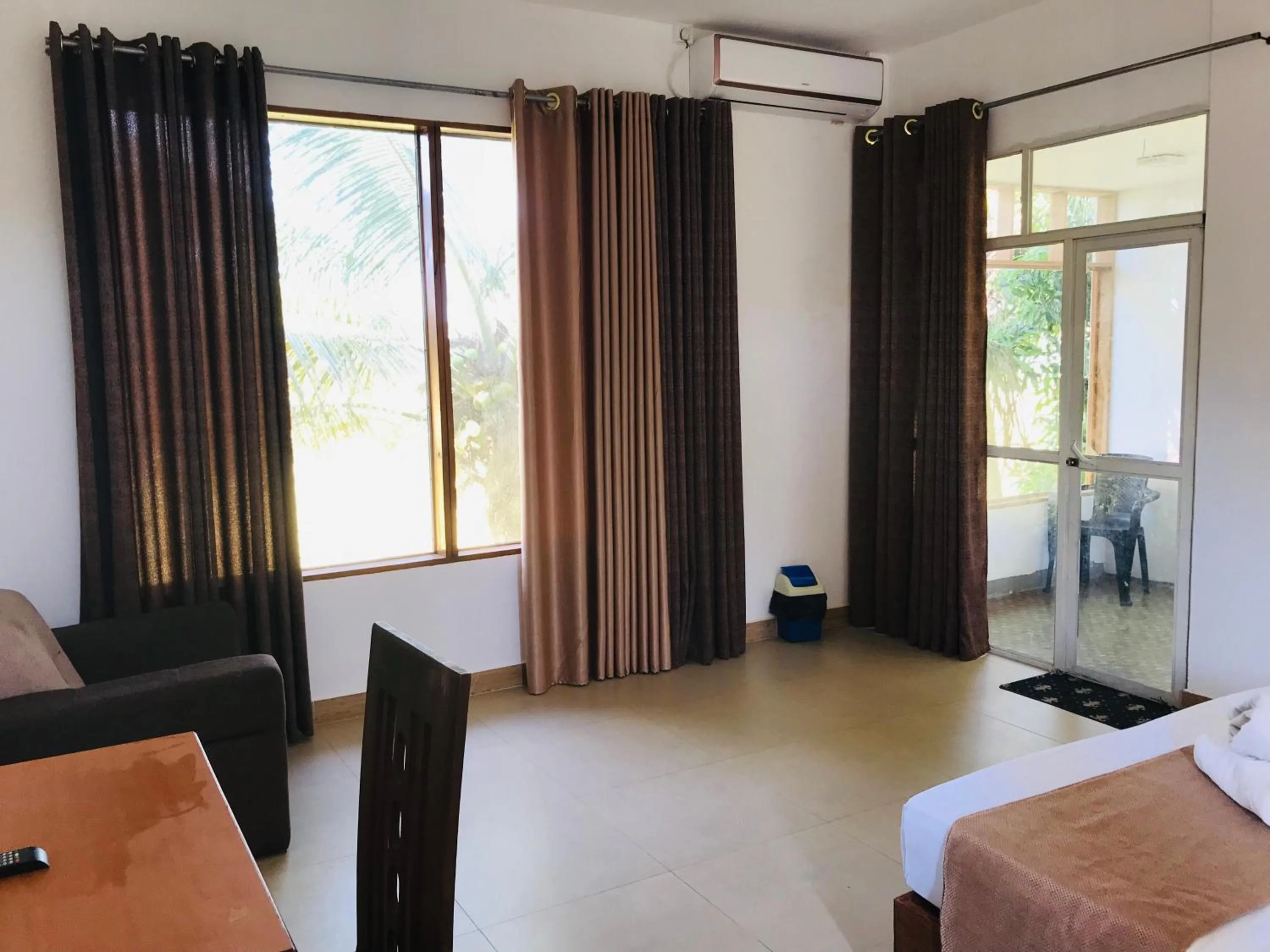 Bedroom, Bed in Rivonway Hotel Polonnaruwa