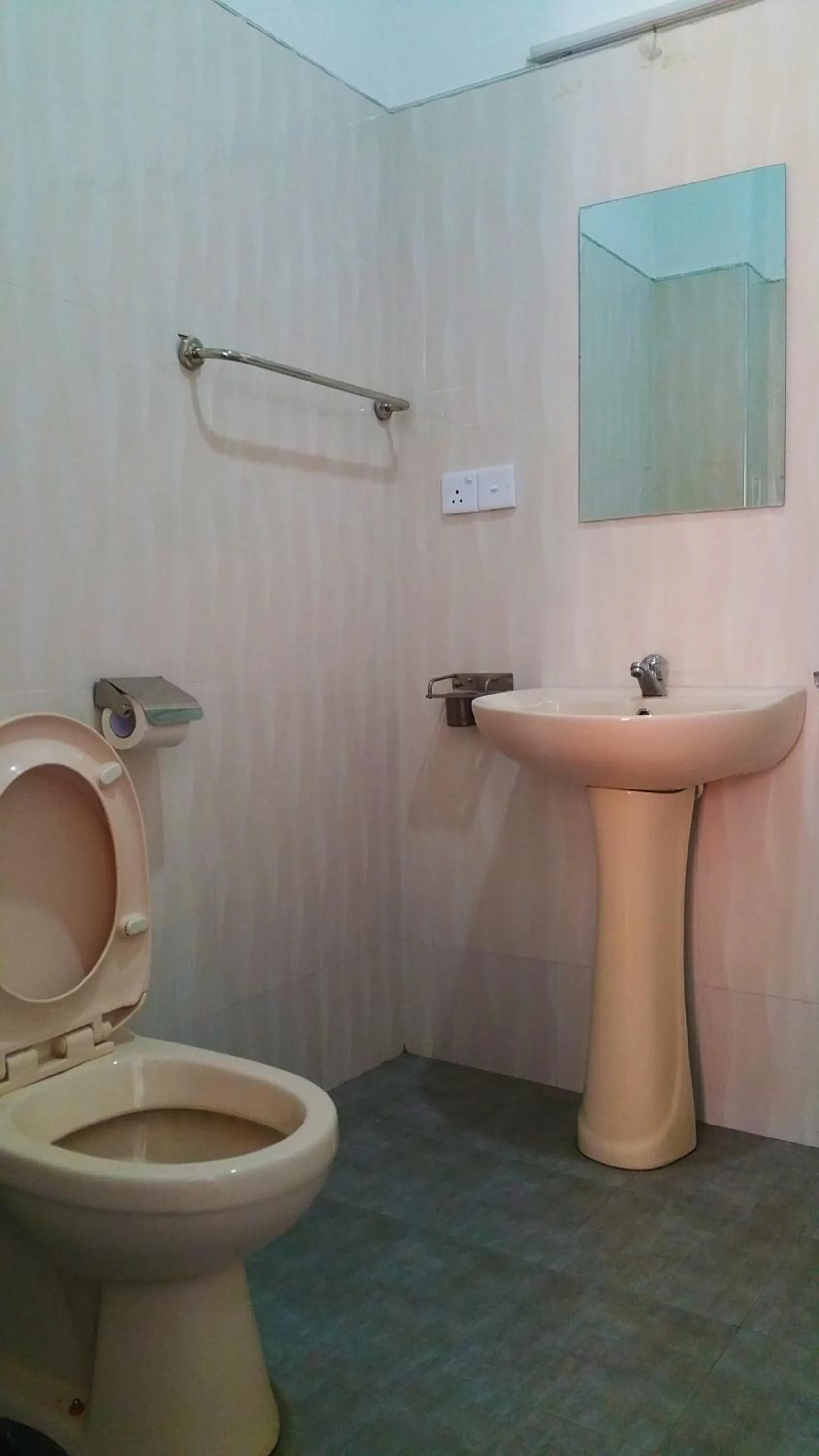 Bathroom in Rivonway Hotel Polonnaruwa