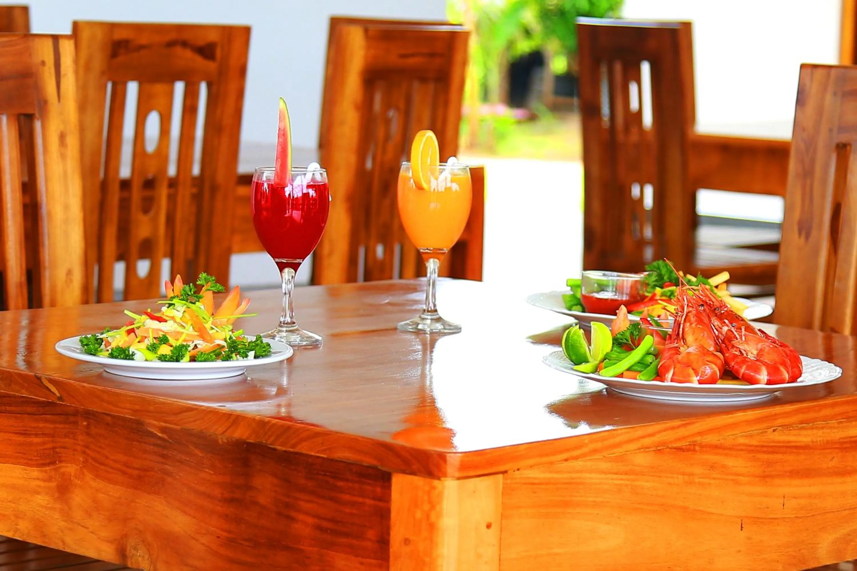 Food and drinks in Rivonway Hotel Polonnaruwa