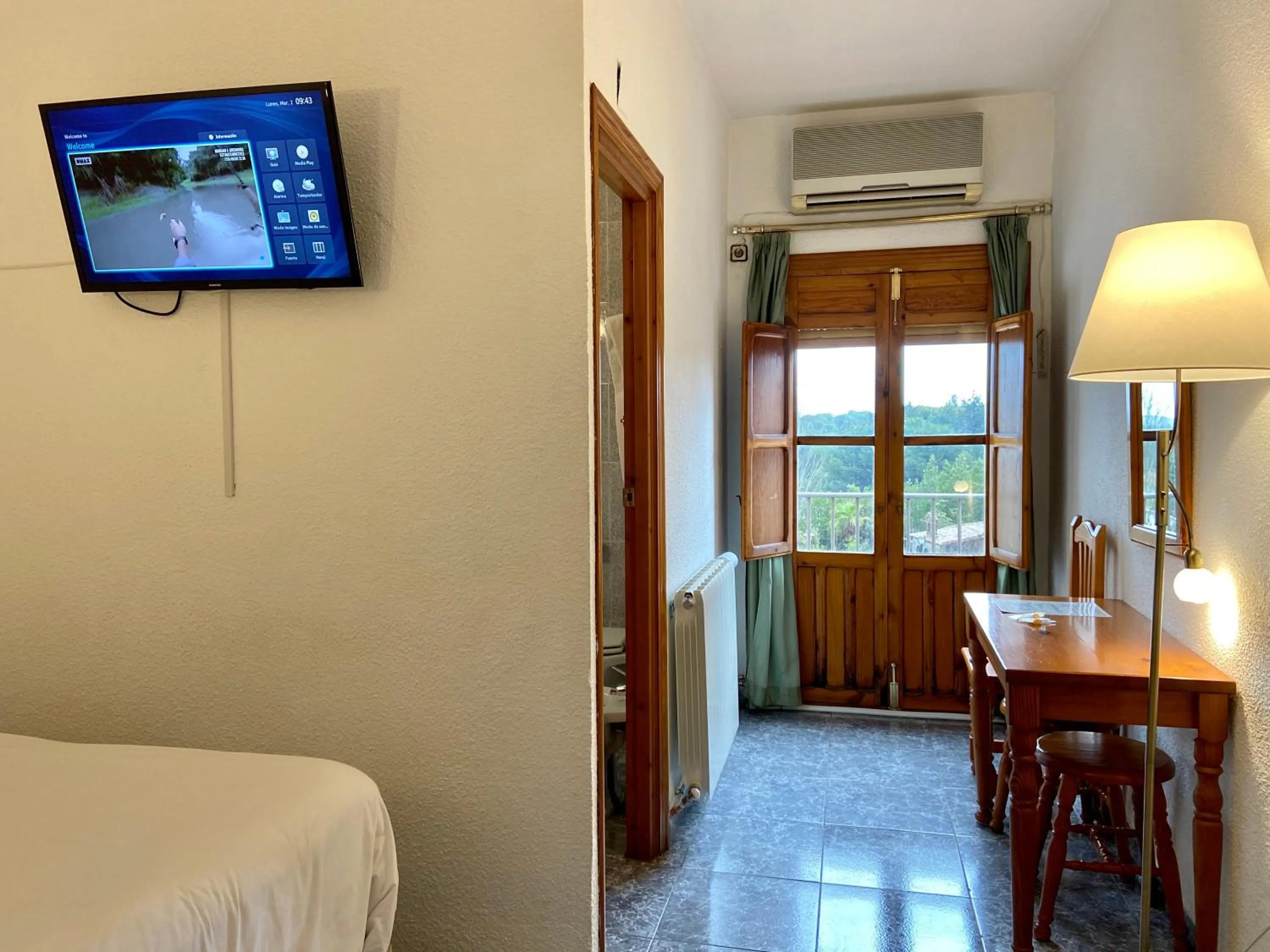 TV and multimedia, Bed in El Mesón de Despeñaperros