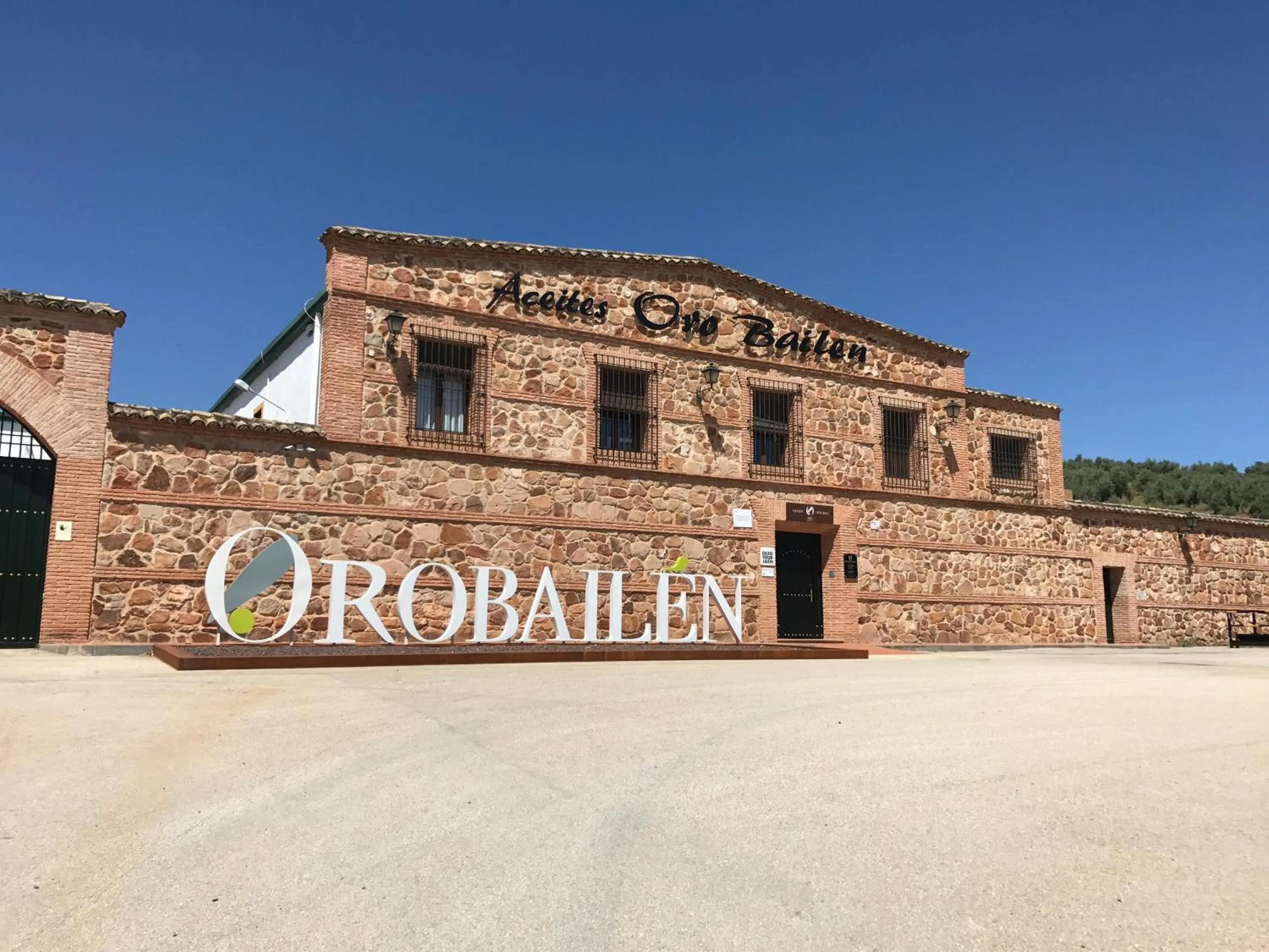 Nearby landmark in El Mesón de Despeñaperros