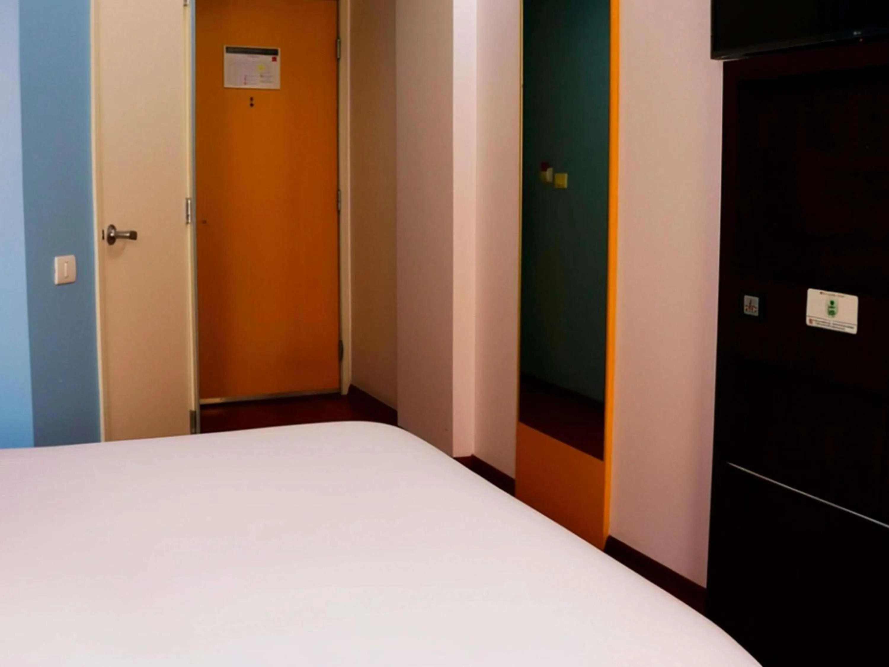 Bedroom, Bed in Ibis Mexico Perinorte