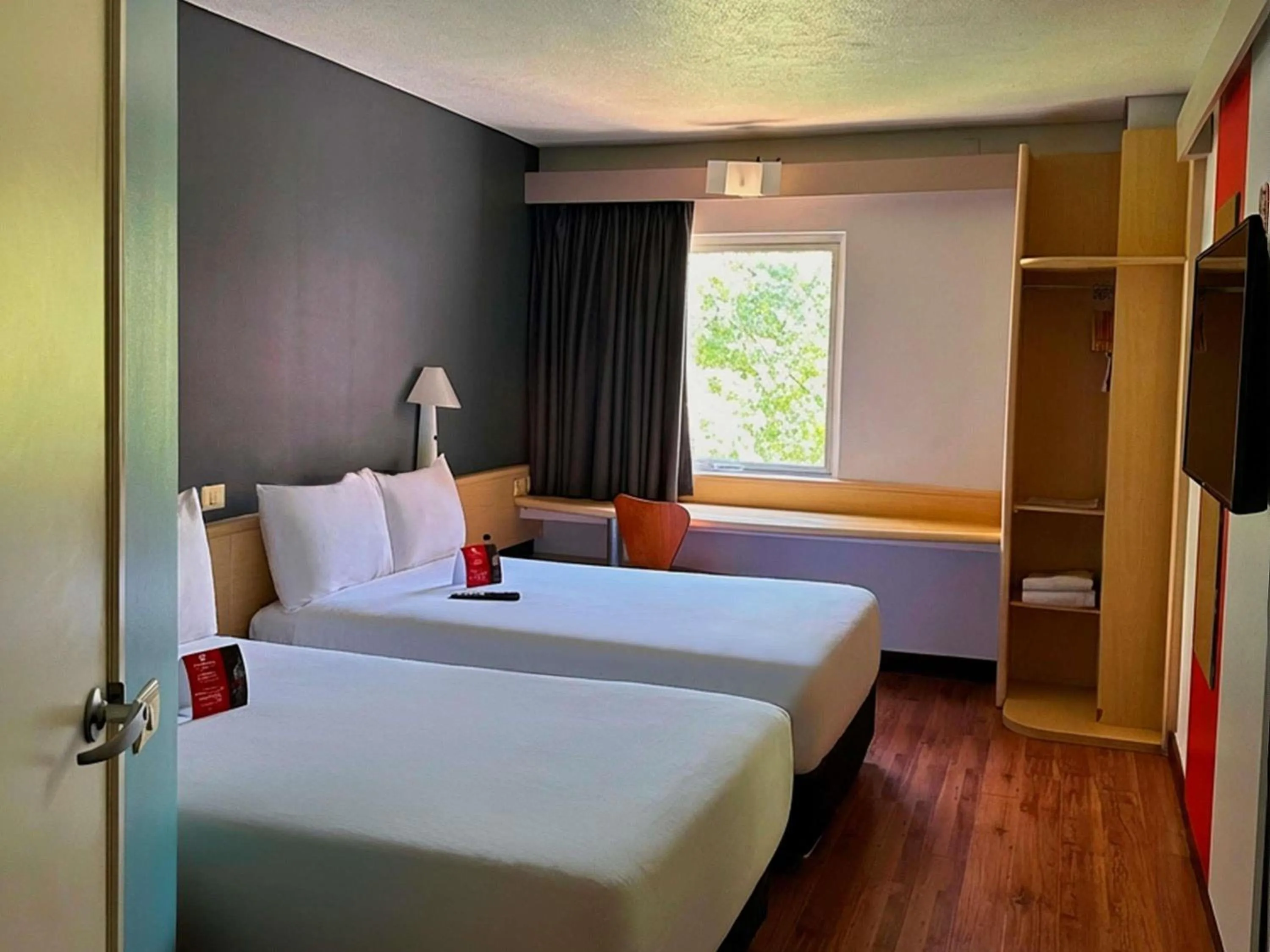 Bedroom, Bed in Ibis Mexico Perinorte