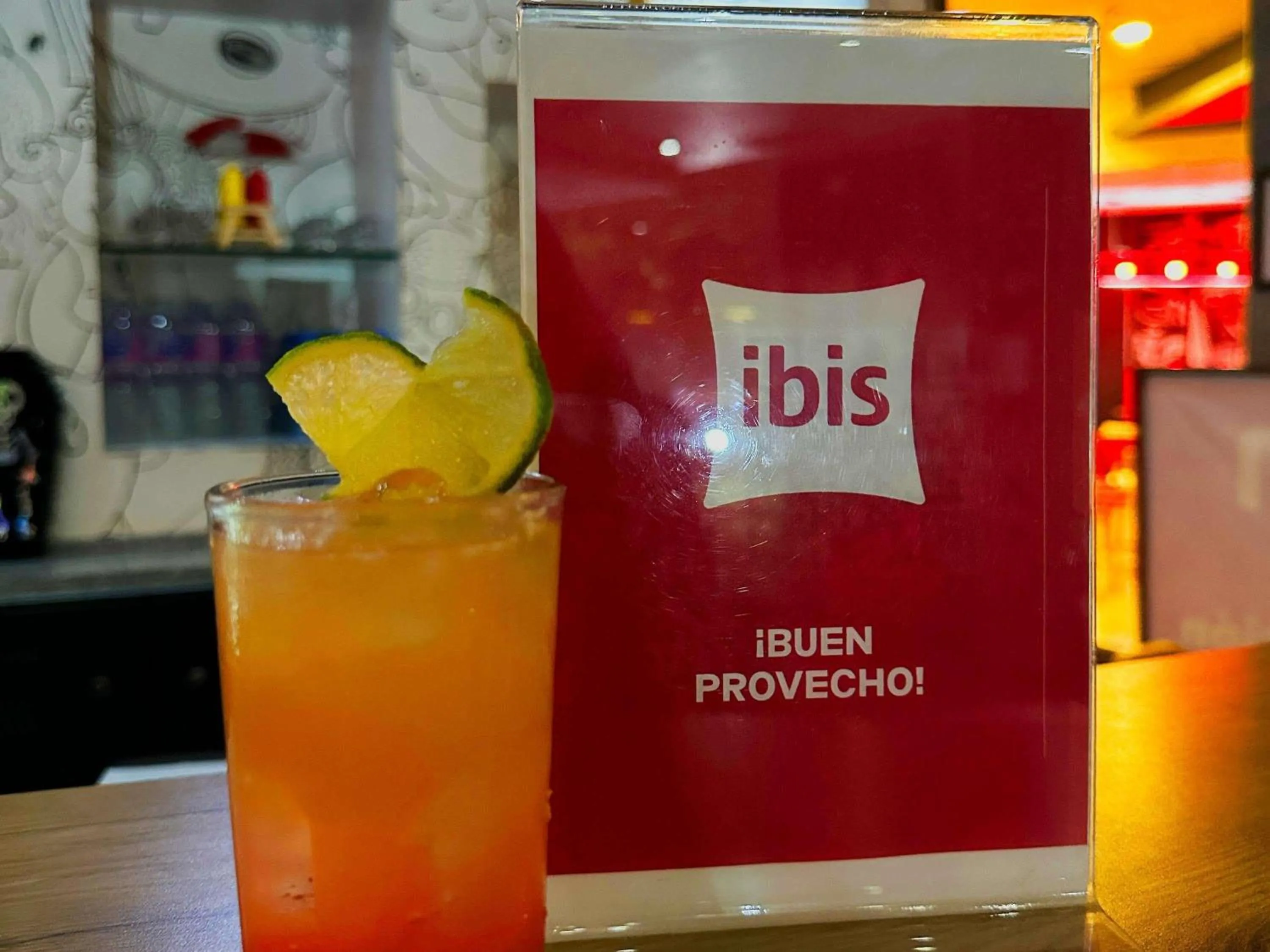 Lounge or bar in Ibis Mexico Perinorte
