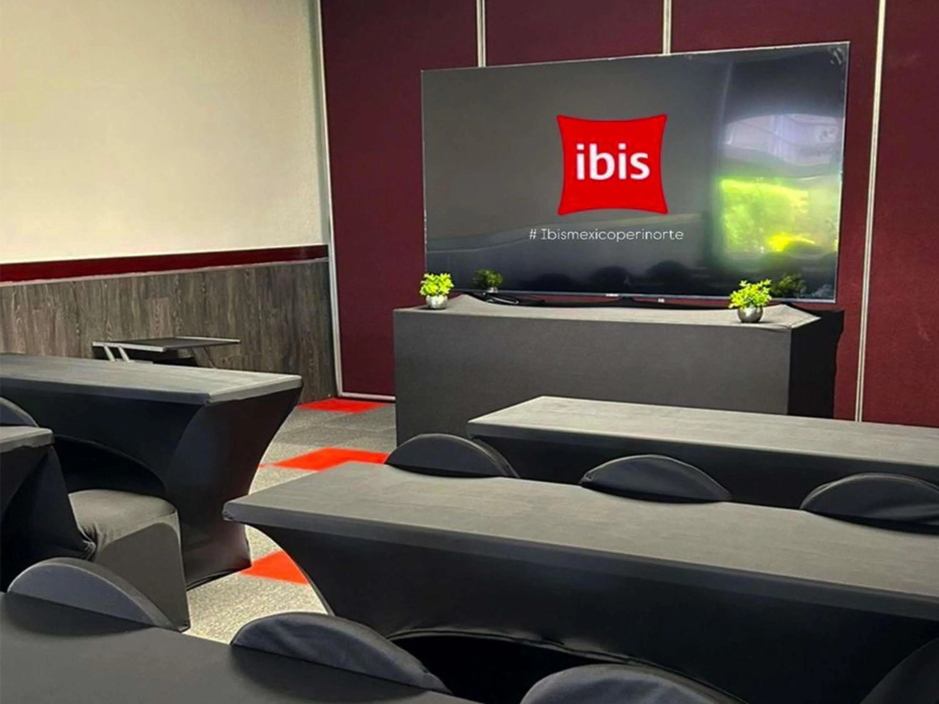 Meeting/conference room in Ibis Mexico Perinorte