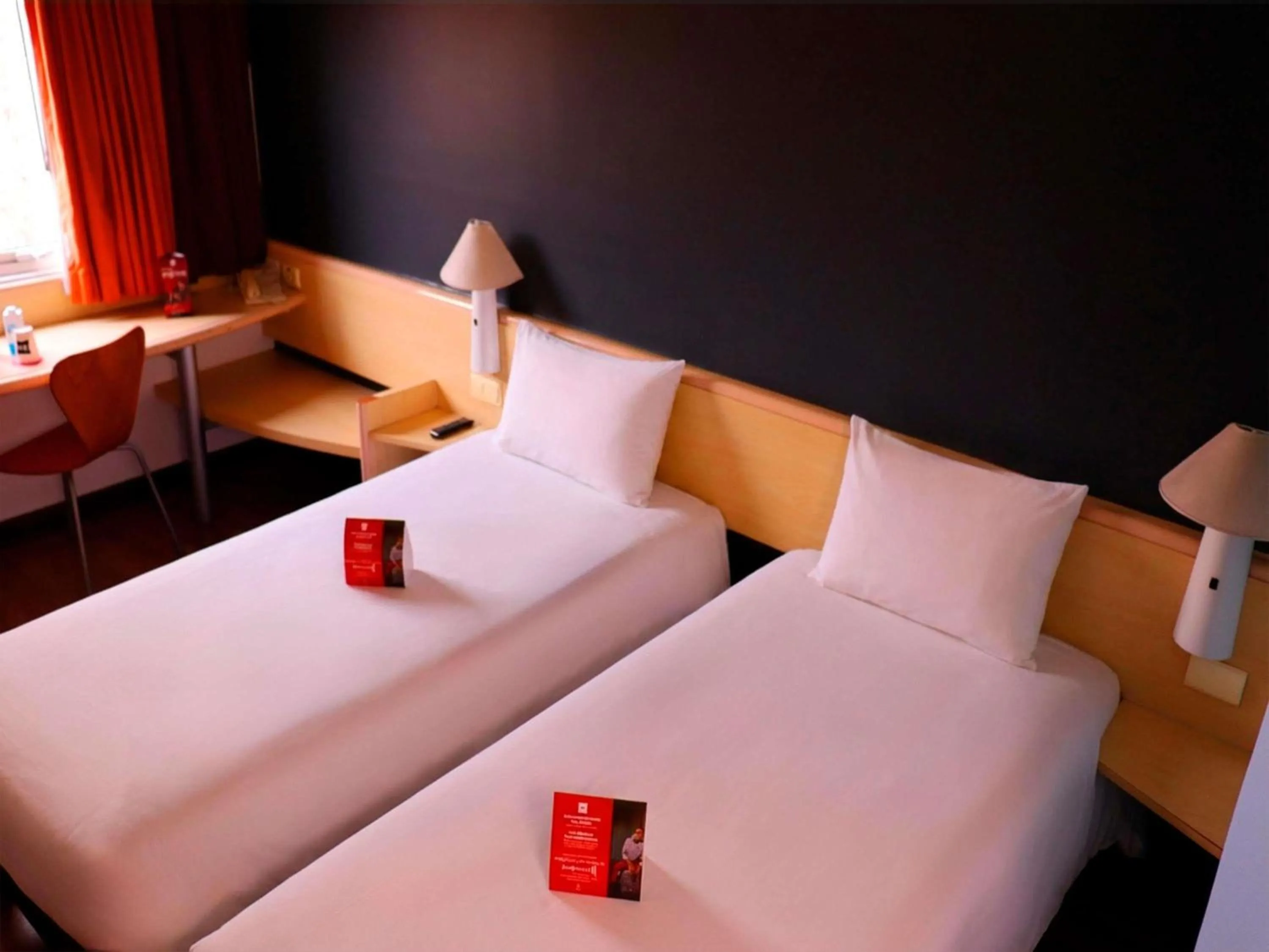 Bedroom, Bed in Ibis Mexico Perinorte