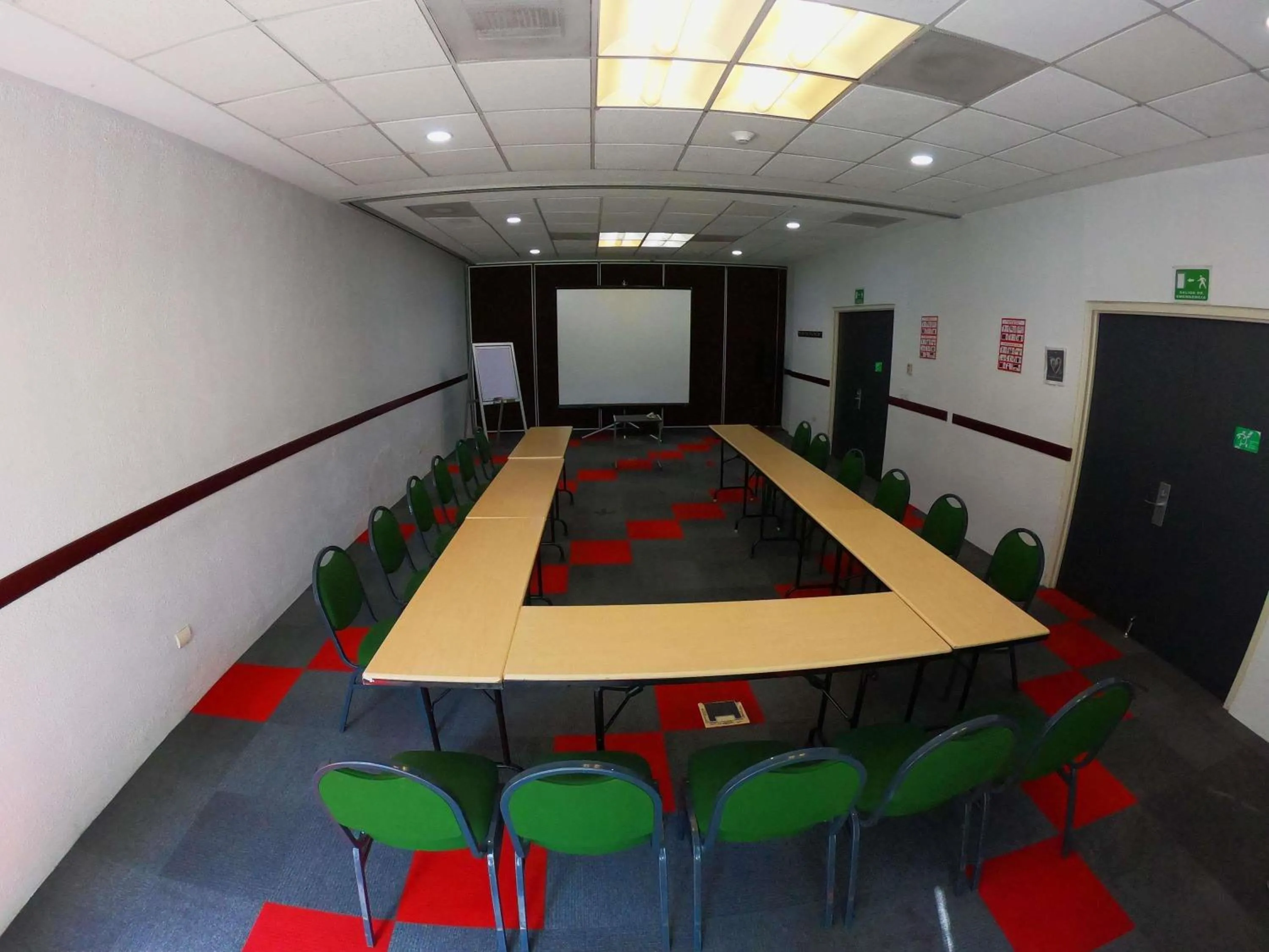 Meeting/conference room in Ibis Mexico Perinorte