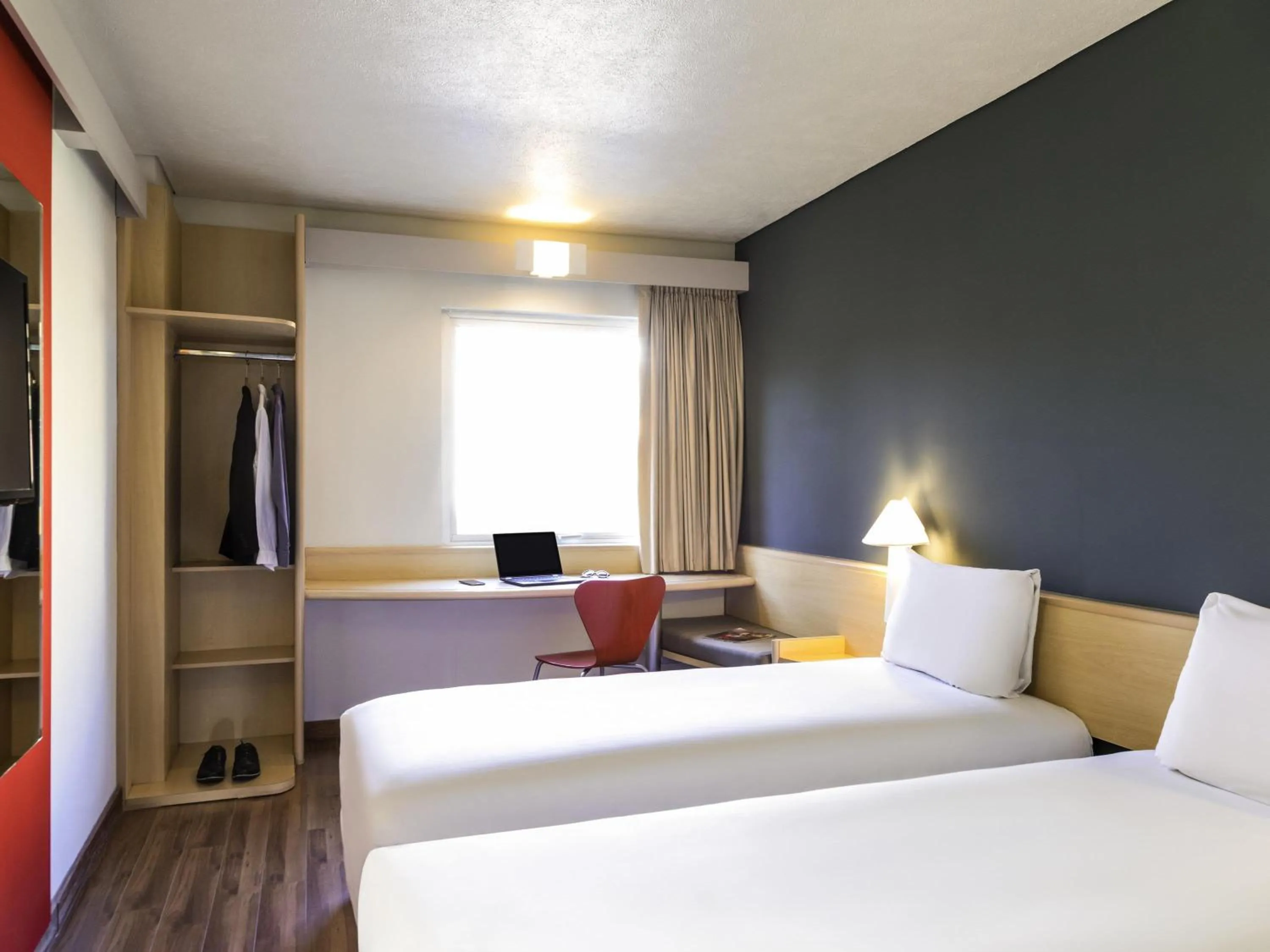 Bedroom, Bed in Ibis Mexico Perinorte
