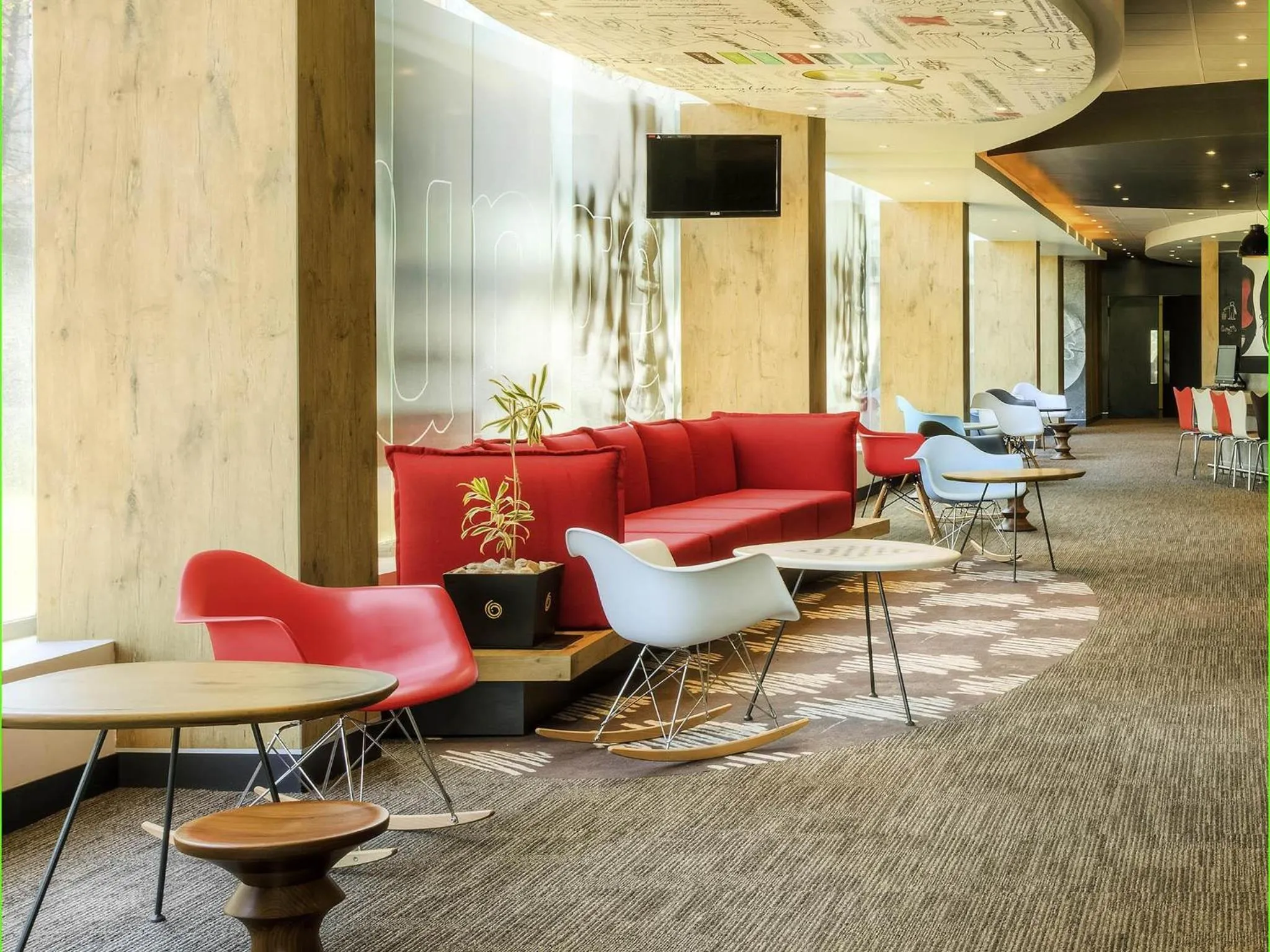 Property building in Ibis Mexico Perinorte