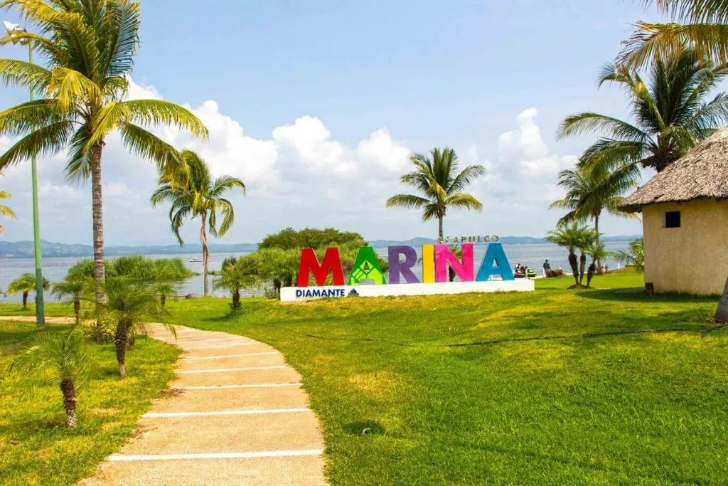 Restaurant/places to eat in Marina Diamante Acapulco