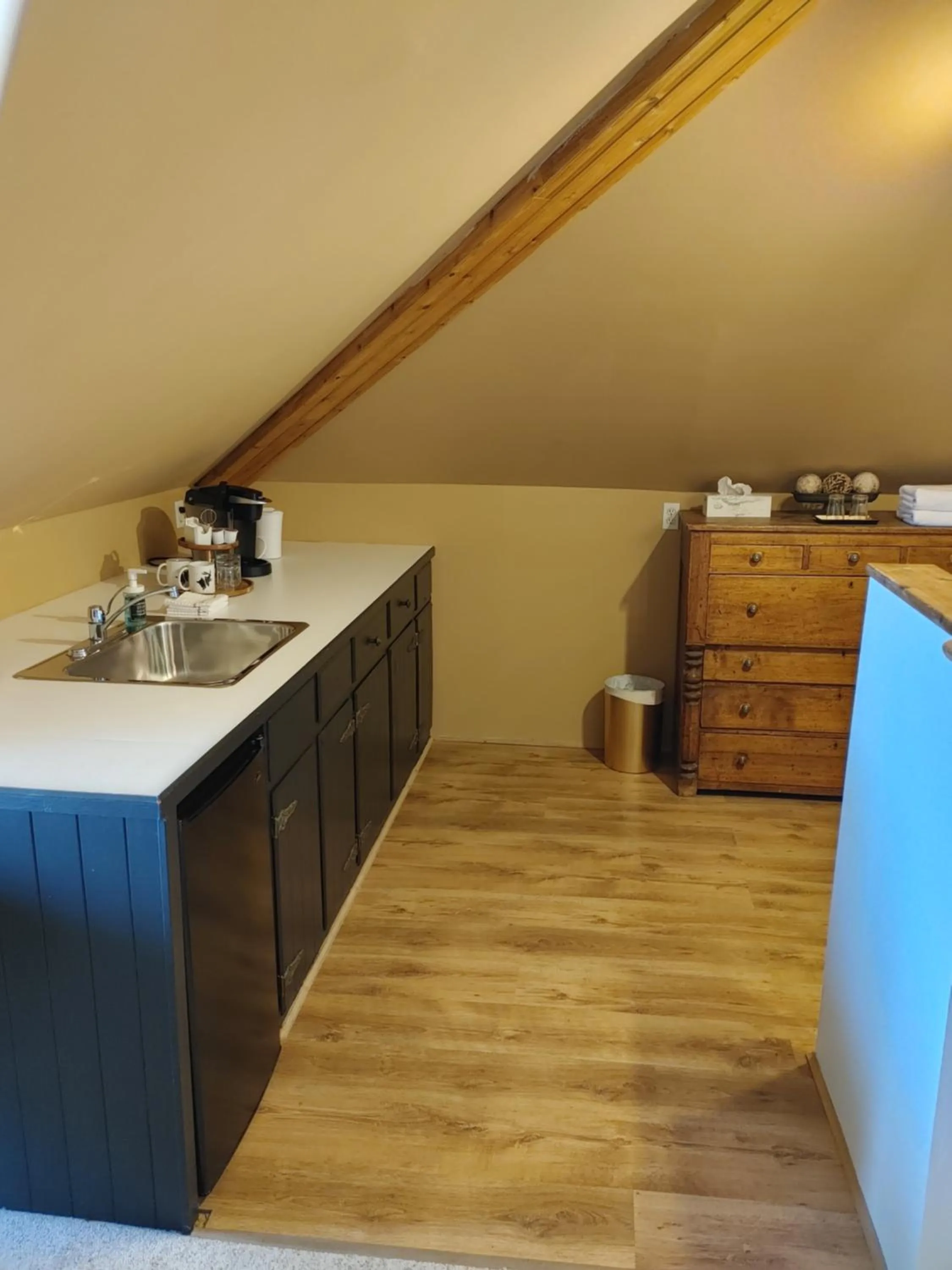 Kitchen or kitchenette in Stonewater Manor B&B