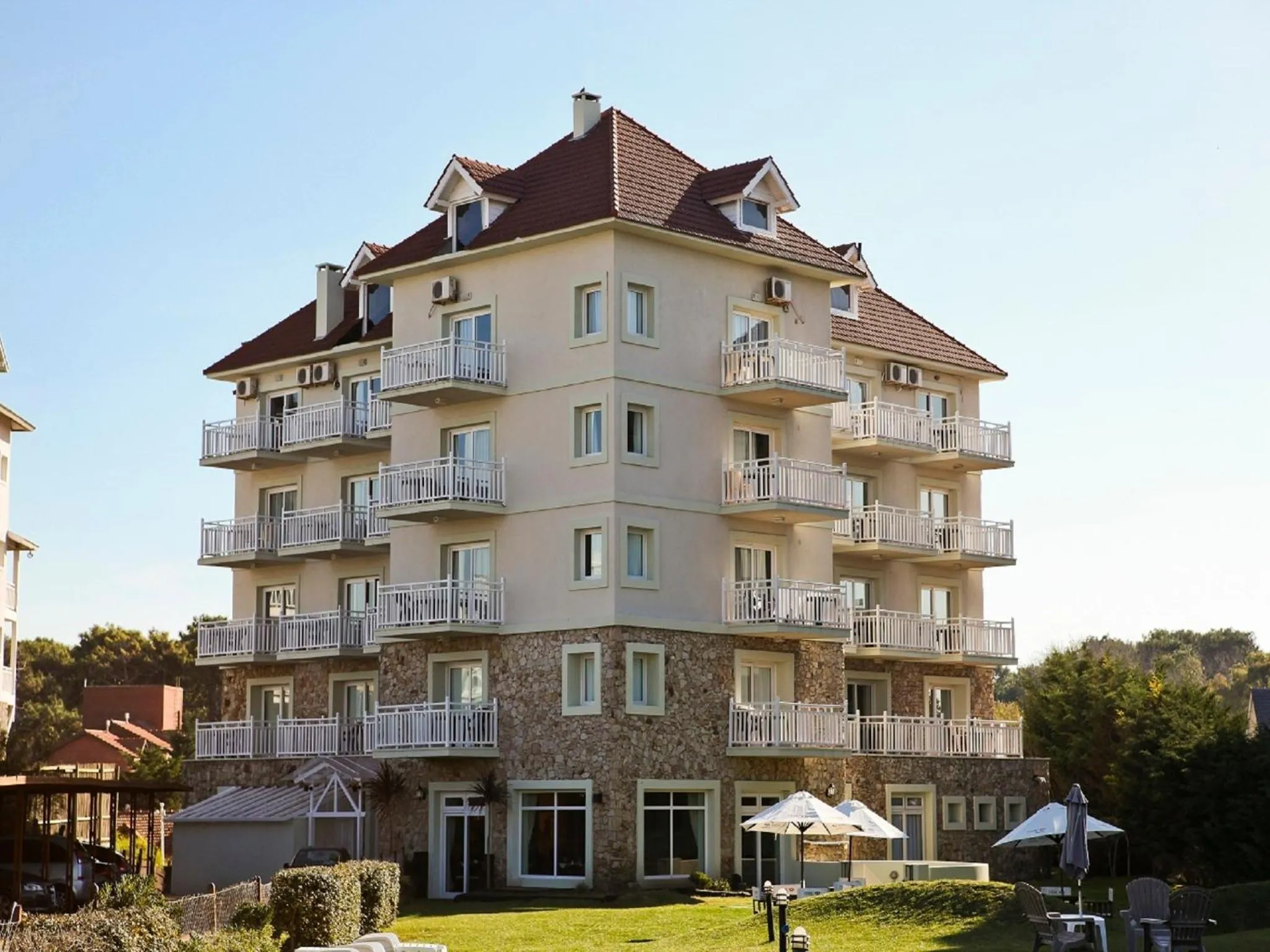 Facade/entrance in Costa Carilo Apart de Mar By HS