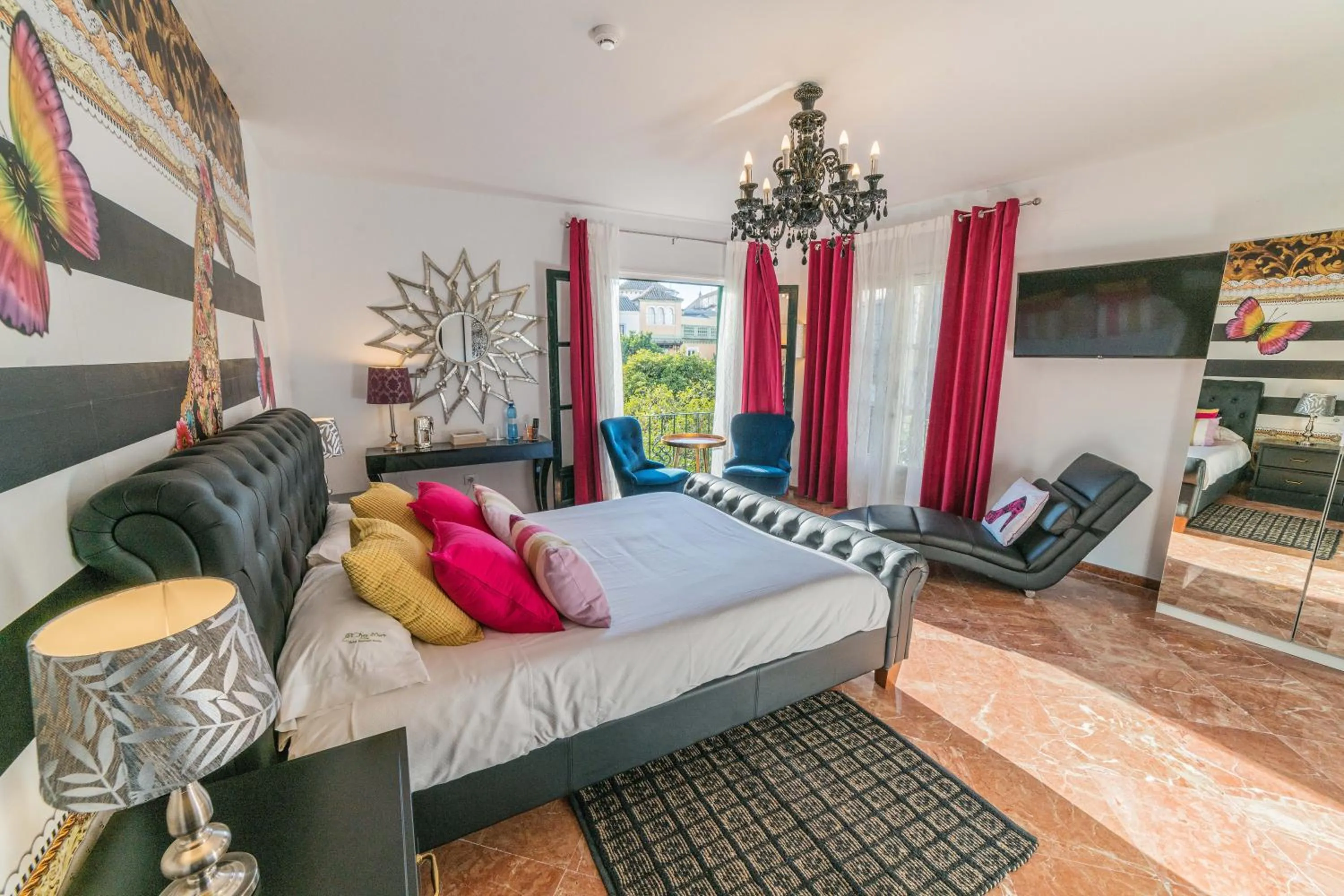 Photo of the whole room, Bed in Rey Don Pedro Luxury Home