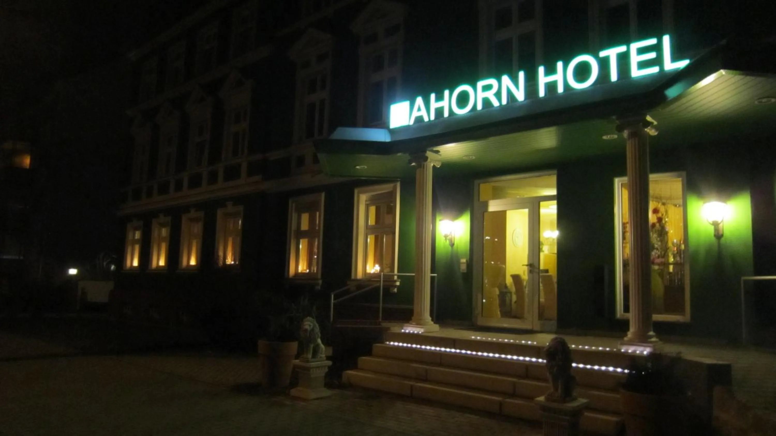 Facade/entrance in Ahorn Hotel