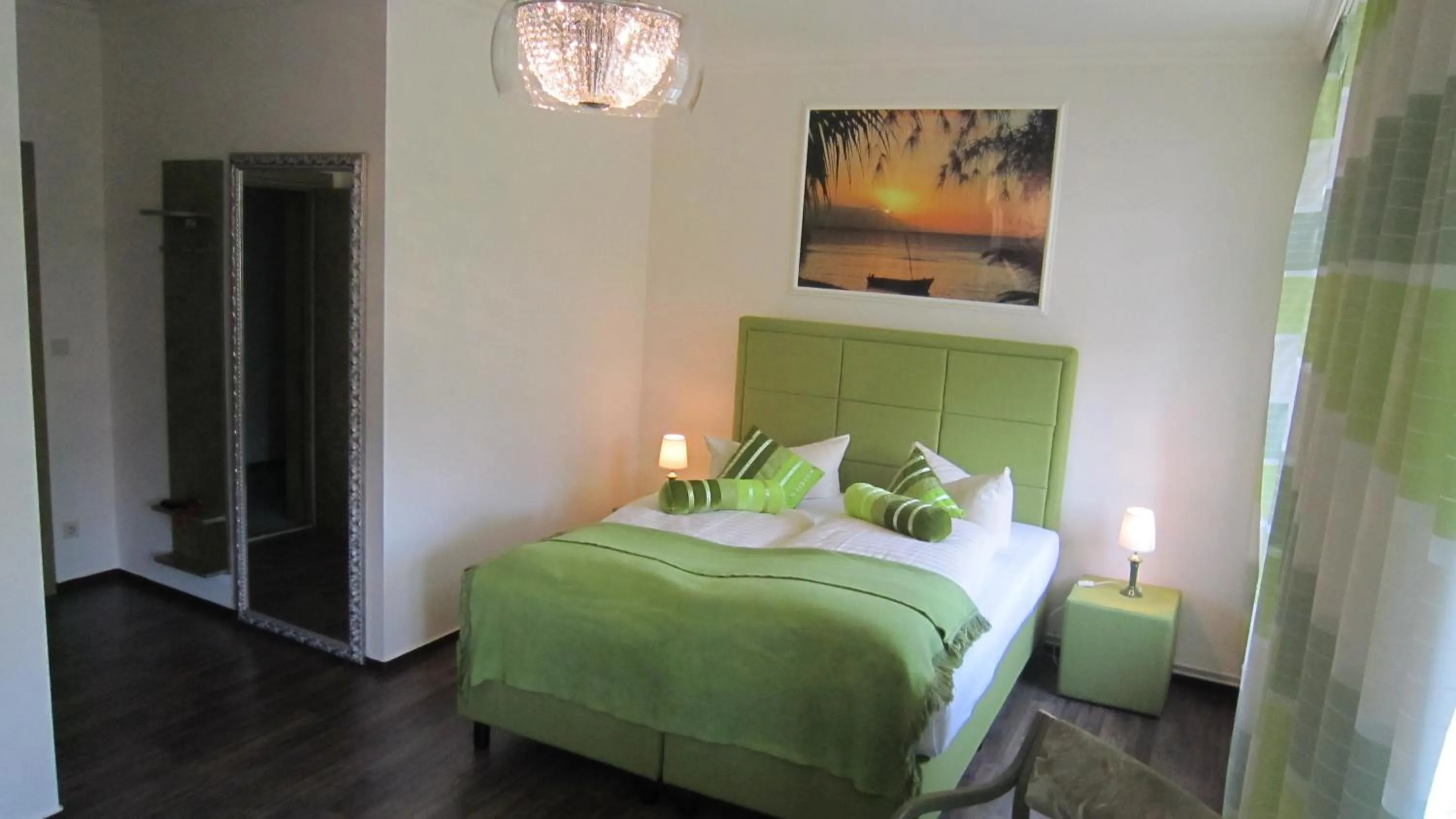 Photo of the whole room, Bed in Ahorn Hotel