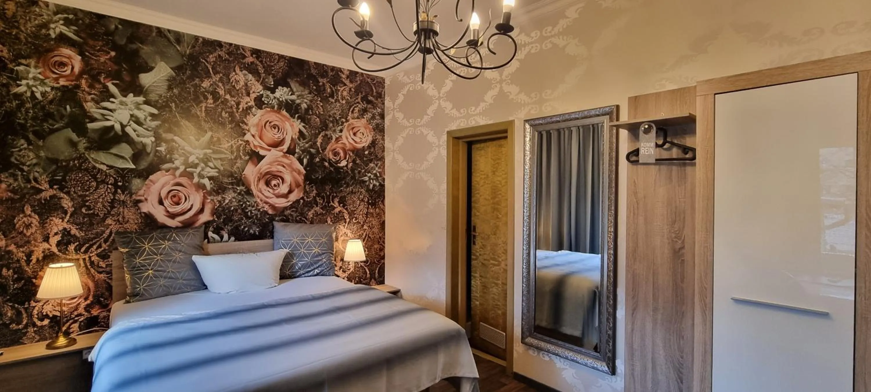 Photo of the whole room, Bed in Ahorn Hotel