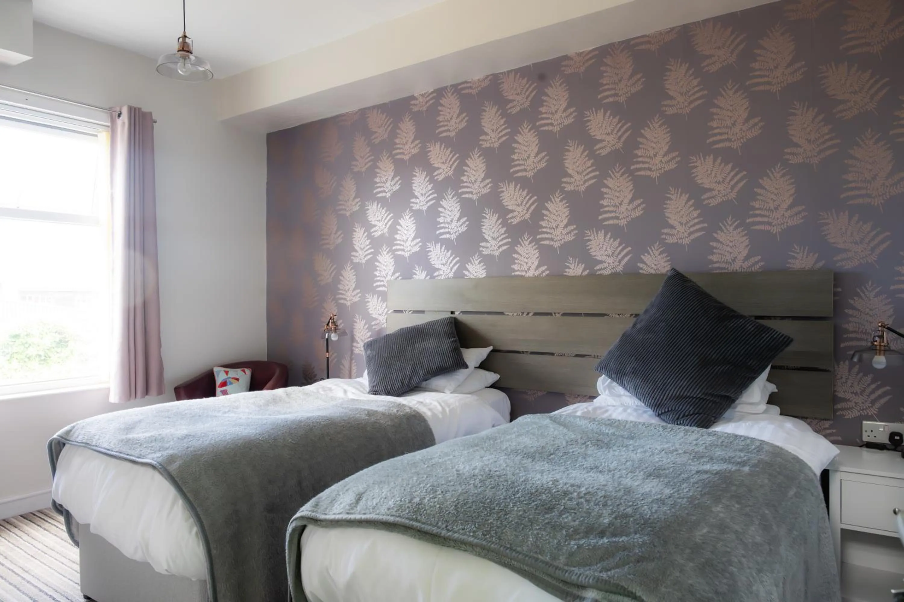 Bedroom, Bed in Dene House