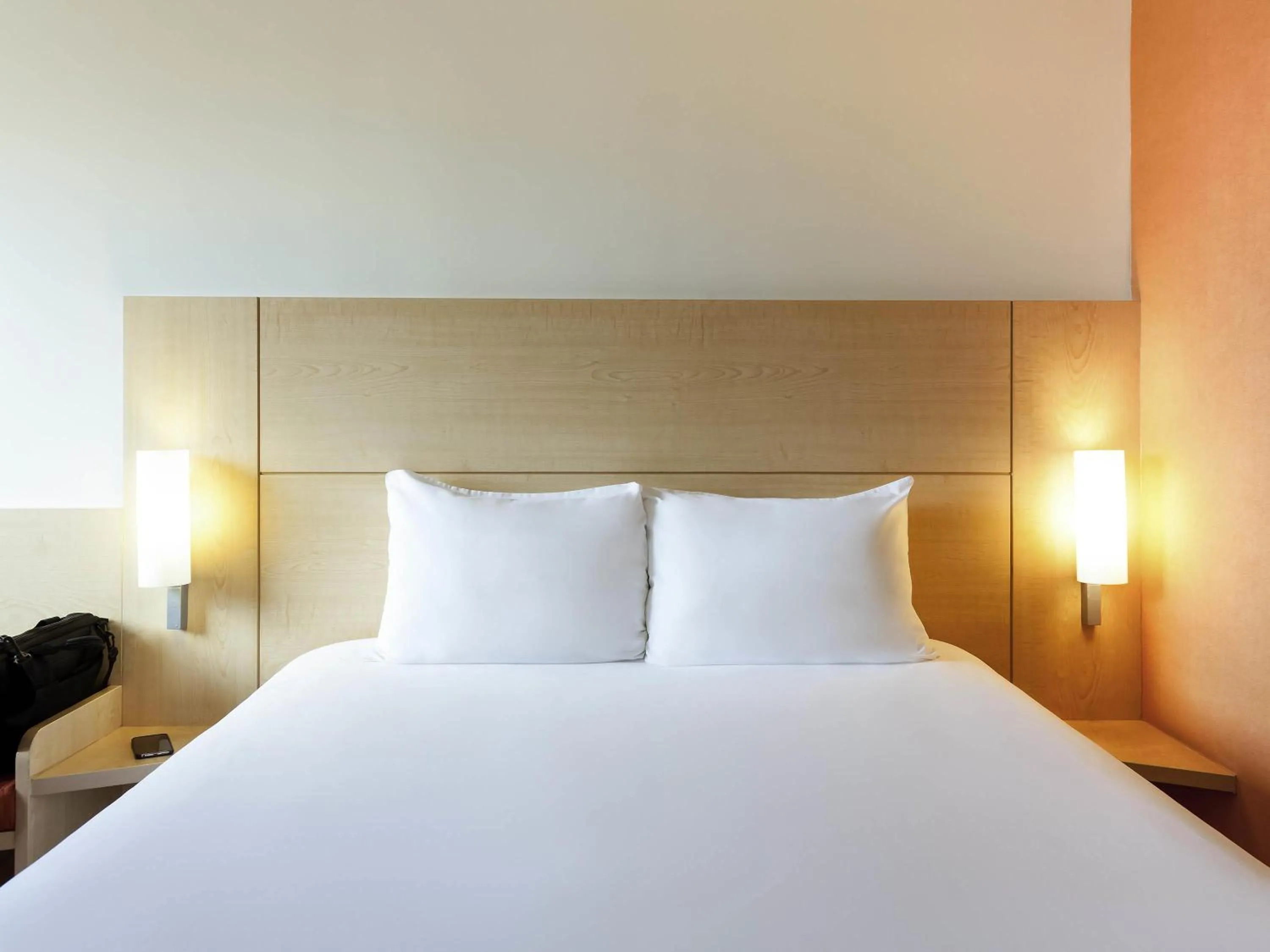 Bedroom, Bed in Ibis Chihuahua