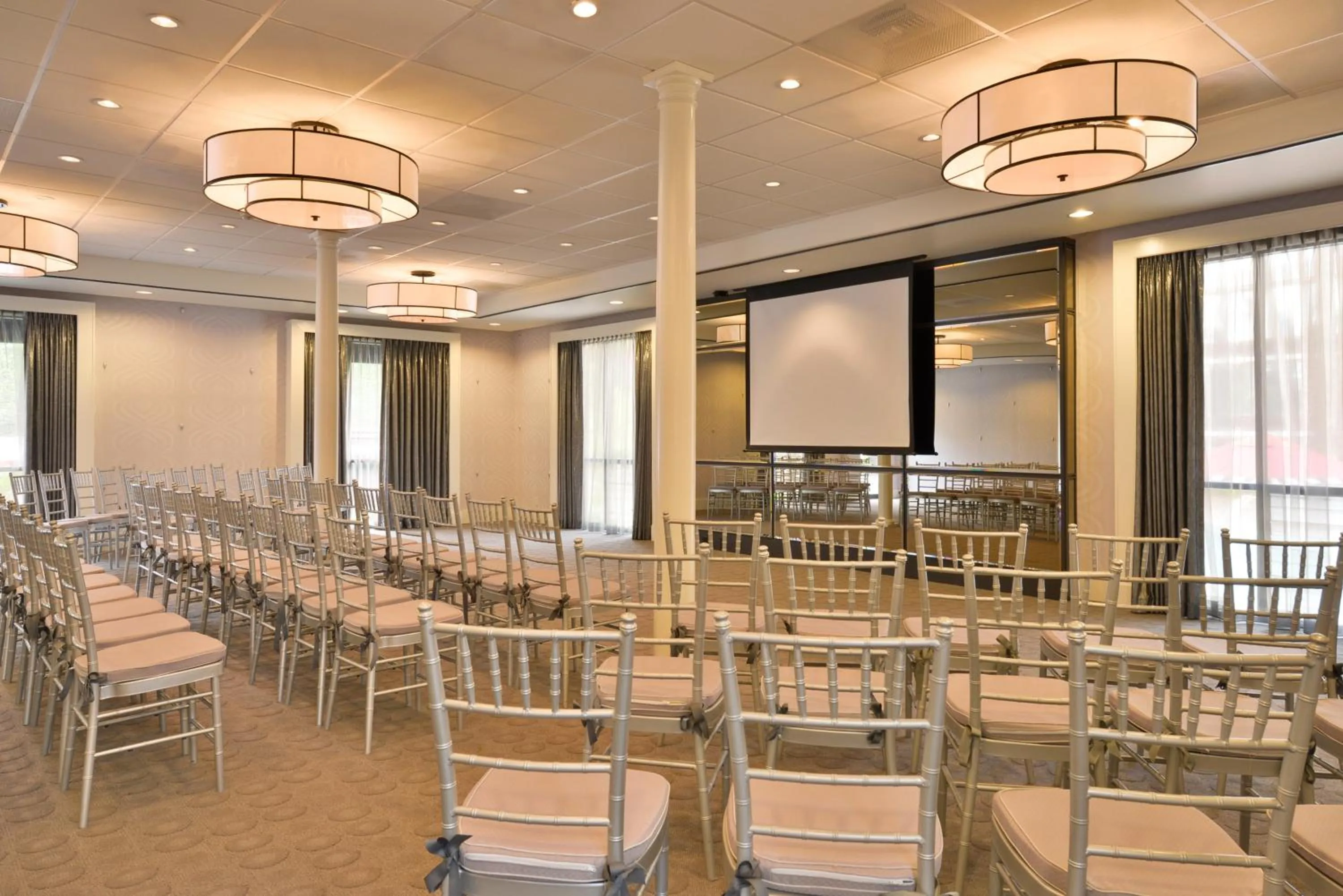Meeting/conference room in voco Laguna Hills by IHG