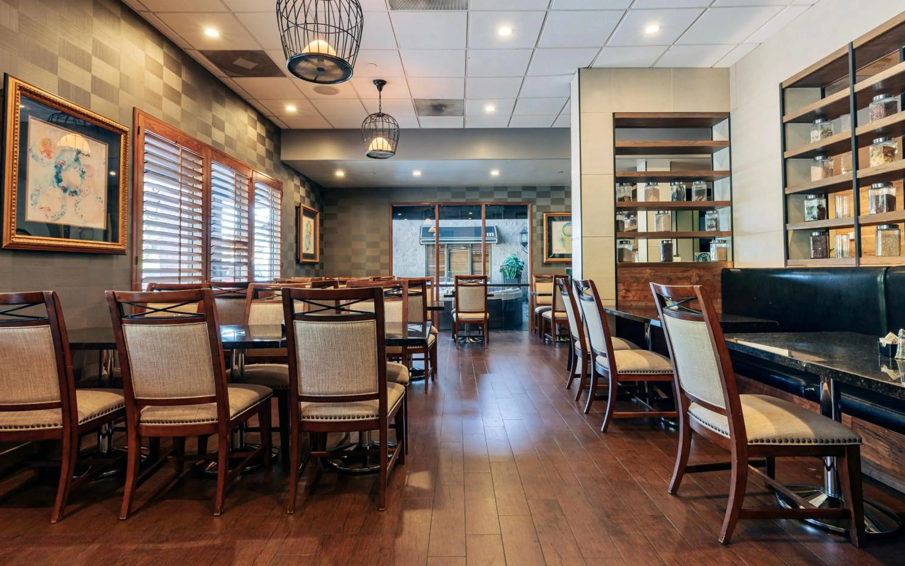 Restaurant/places to eat in The Hills Hotel, an IHG Hotel