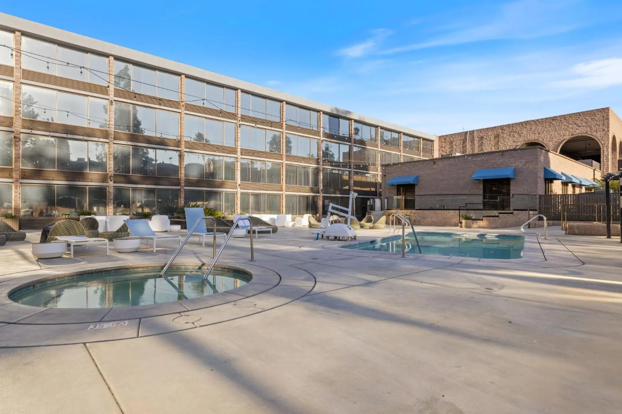 Swimming pool in voco Laguna Hills by IHG