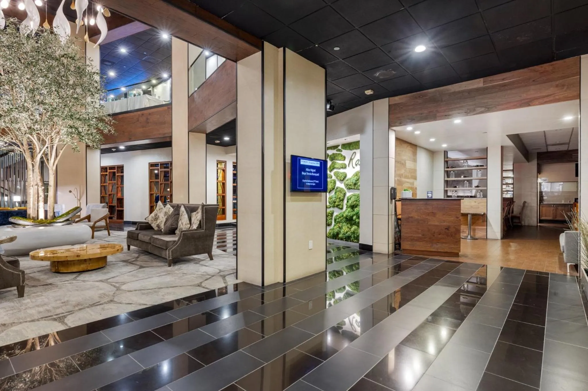 Property building in voco Laguna Hills by IHG